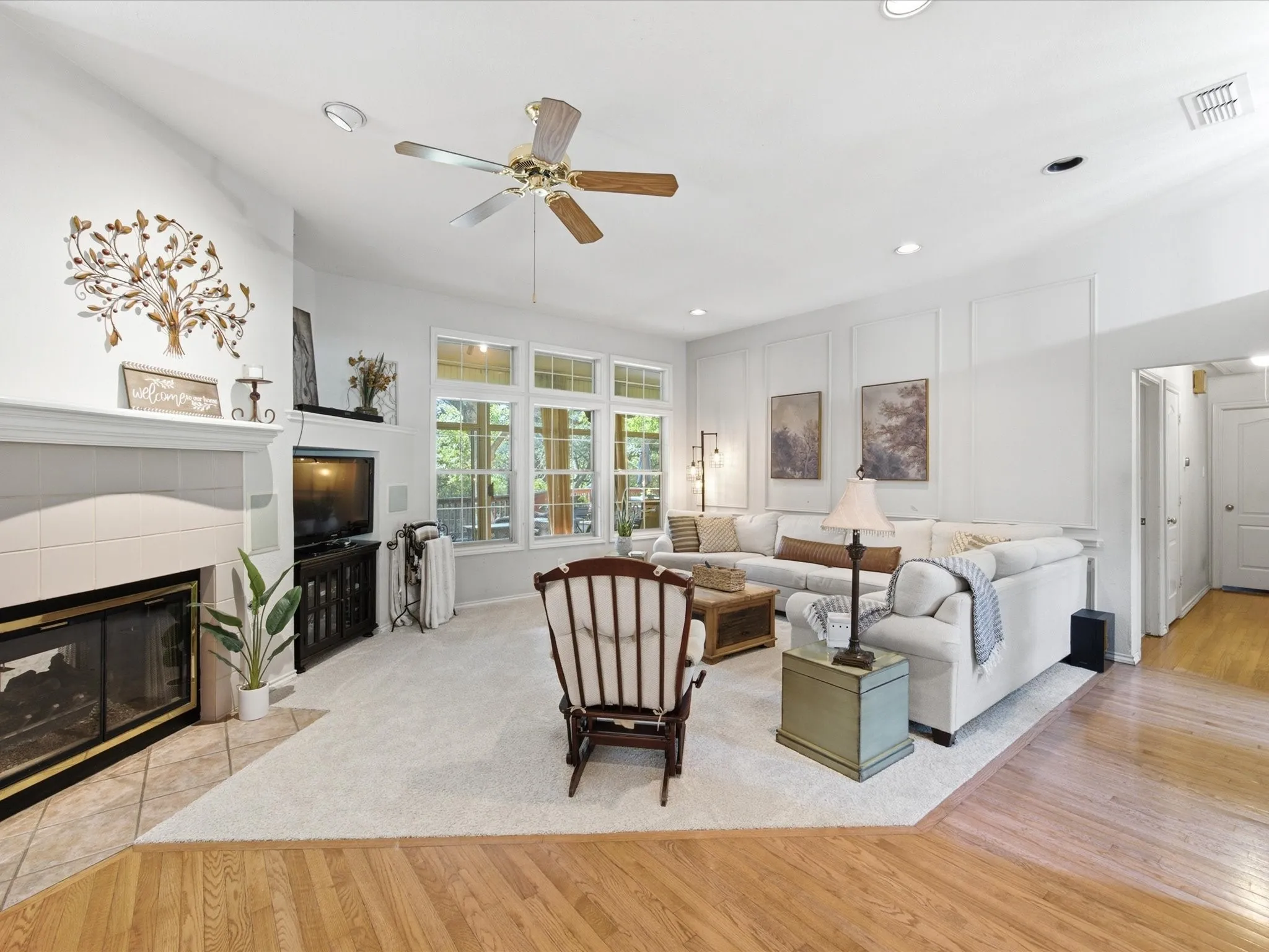 Single Family Residence For Sale in Tarrant County , 201 Coach House Circle, Fort Worth, Texas 76108, 4 Bedroom, 3 Bathroom, 2 Garage spaces, 2,895 Sqft, built in 1989, mls#21332629, Real Estate Agent in Fort Worth, Homes For Sale in Tarrant county, Homes For Sale in Fort Worth, Realtor in Fort Worth Texas, Real Estate Brokerage Independent Realty Texas, Luminita Cordes Realtor