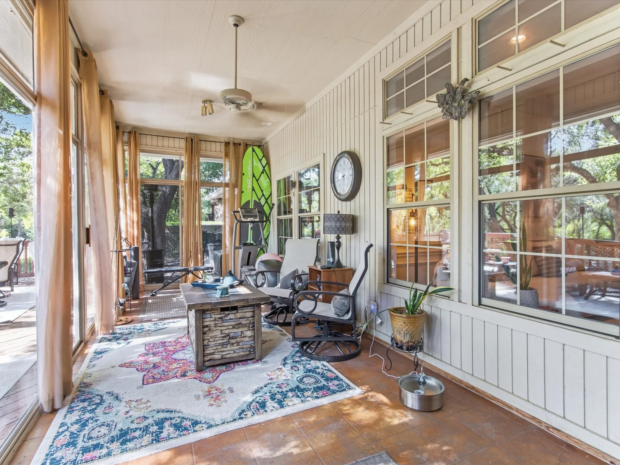 Single Family Residence For Sale in Tarrant County , 201 Coach House Circle, Fort Worth, Texas 76108, 4 Bedroom, 3 Bathroom, 2 Garage spaces, 2,895 Sqft, built in 1989, mls#21332629, Real Estate Agent in Fort Worth, Homes For Sale in Tarrant county, Homes For Sale in Fort Worth, Realtor in Fort Worth Texas, Real Estate Brokerage Independent Realty Texas, Luminita Cordes Realtor
