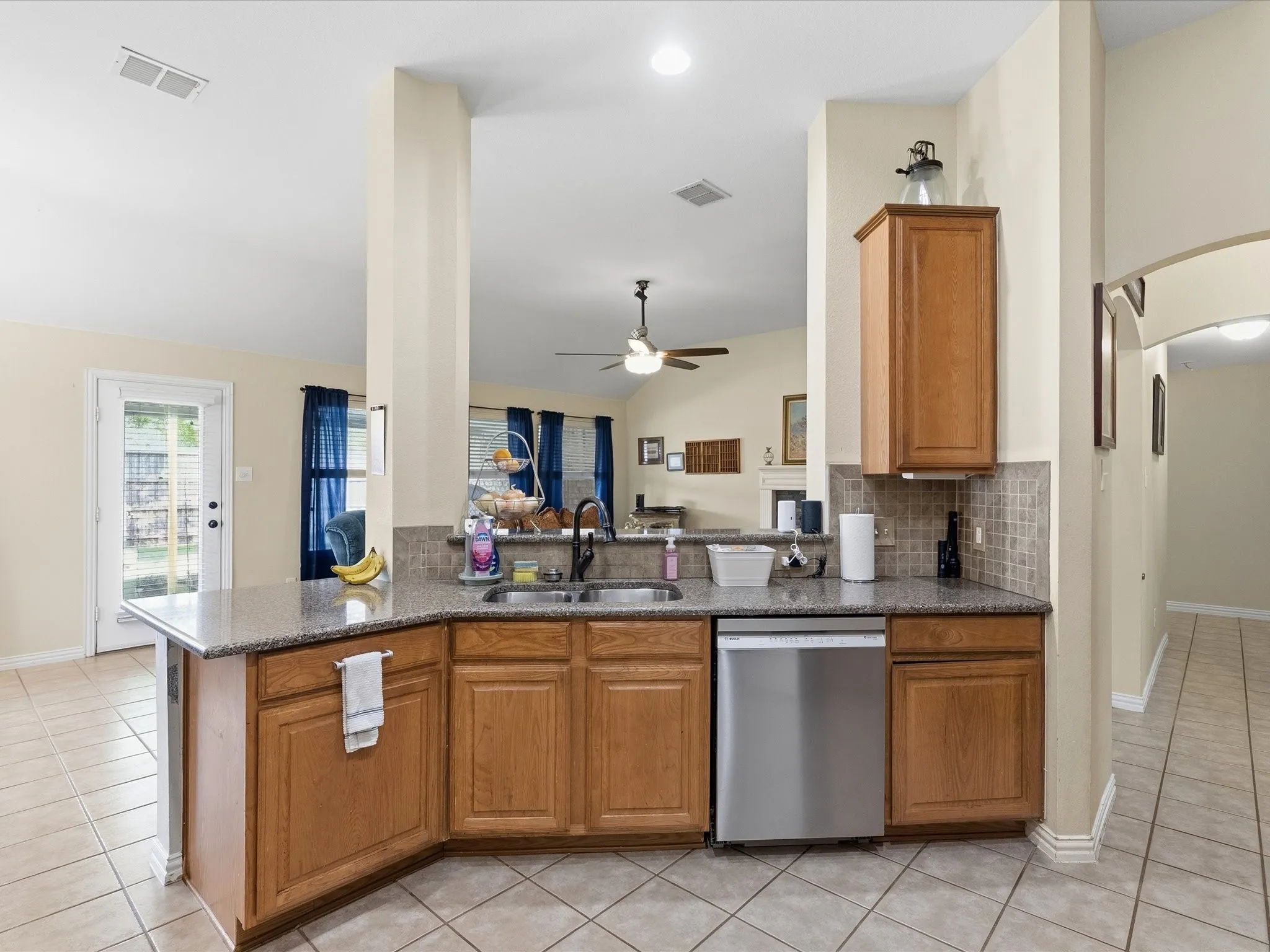 Single Family Residence For Sale in Dallas County , 4601 Carlton Drive, Garland, Texas 75043, 4 Bedroom, 2 Bathroom, 2 Garage spaces, 2,363 Sqft, built in 2002, mls#21332737, Real Estate Agent in Garland, Homes For Sale in Dallas county, Homes For Sale in Garland, Realtor in Garland Texas, Real Estate Brokerage Independent Realty Texas, Luminita Cordes Realtor