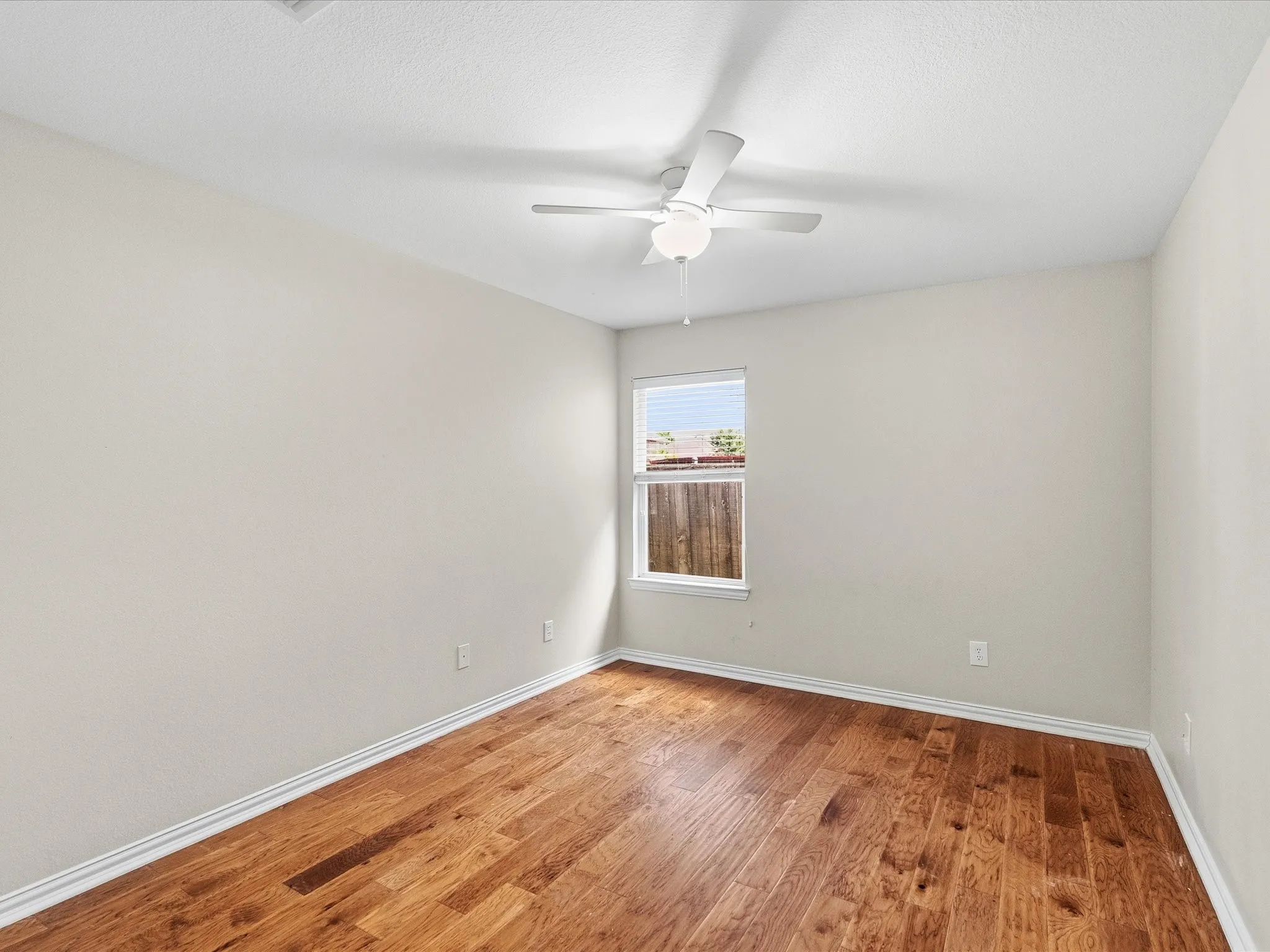Single Family Residence For Sale in Dallas County , 4601 Carlton Drive, Garland, Texas 75043, 4 Bedroom, 2 Bathroom, 2 Garage spaces, 2,363 Sqft, built in 2002, mls#21332737, Real Estate Agent in Garland, Homes For Sale in Dallas county, Homes For Sale in Garland, Realtor in Garland Texas, Real Estate Brokerage Independent Realty Texas, Luminita Cordes Realtor