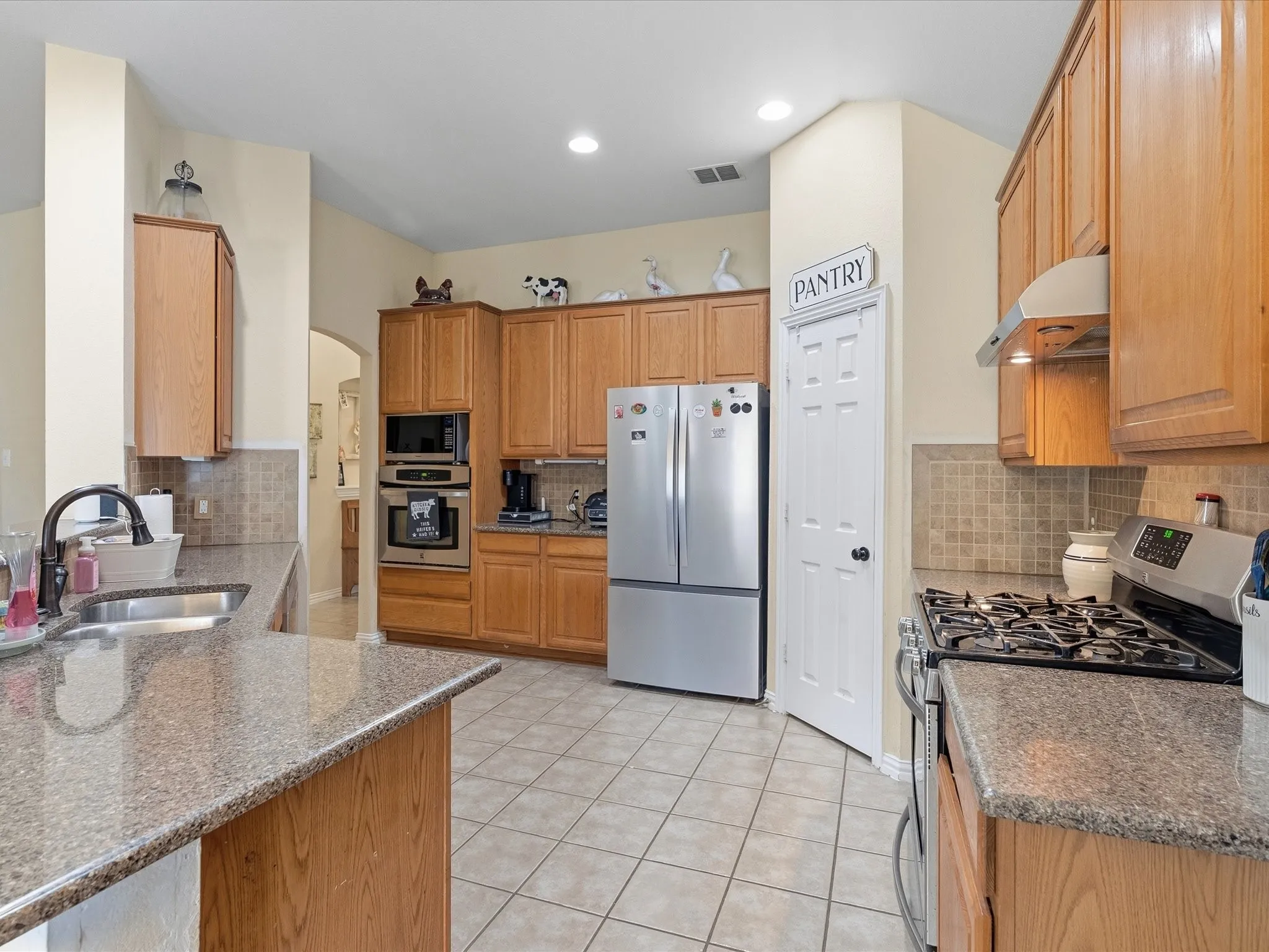 Single Family Residence For Sale in Dallas County , 4601 Carlton Drive, Garland, Texas 75043, 4 Bedroom, 2 Bathroom, 2 Garage spaces, 2,363 Sqft, built in 2002, mls#21332737, Real Estate Agent in Garland, Homes For Sale in Dallas county, Homes For Sale in Garland, Realtor in Garland Texas, Real Estate Brokerage Independent Realty Texas, Luminita Cordes Realtor
