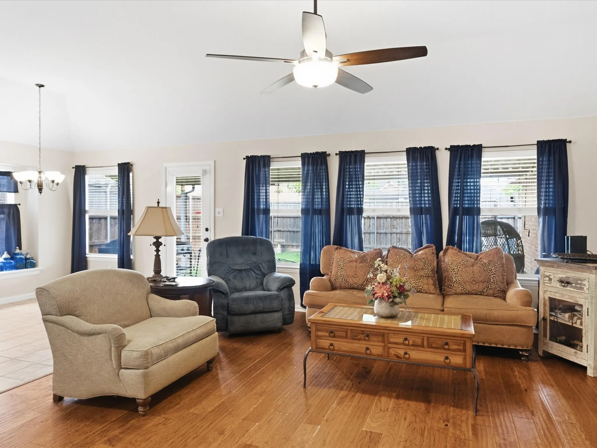 Single Family Residence For Sale in Dallas County , 4601 Carlton Drive, Garland, Texas 75043, 4 Bedroom, 2 Bathroom, 2 Garage spaces, 2,363 Sqft, built in 2002, mls#21332737, Real Estate Agent in Garland, Homes For Sale in Dallas county, Homes For Sale in Garland, Realtor in Garland Texas, Real Estate Brokerage Independent Realty Texas, Luminita Cordes Realtor