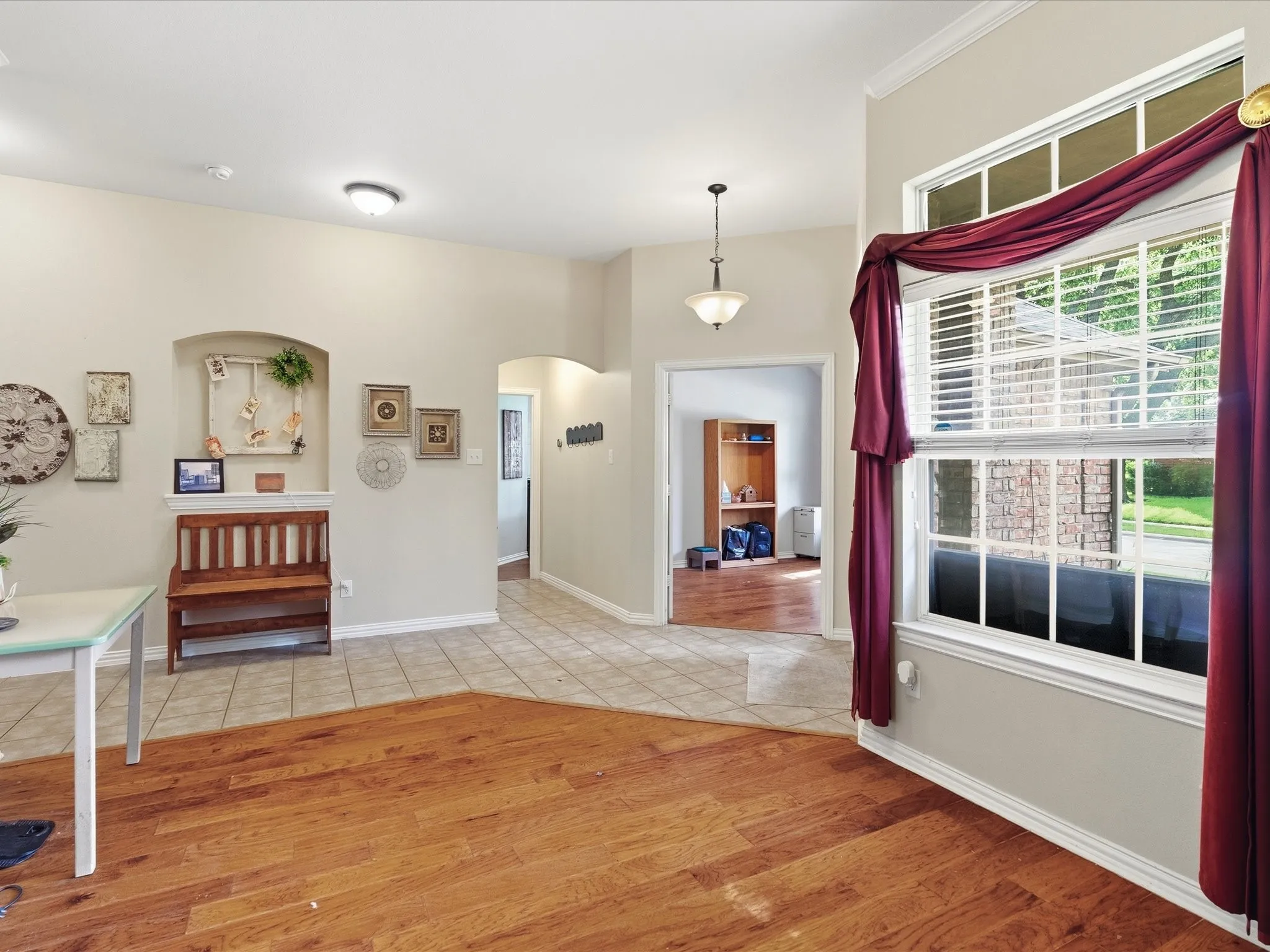 Single Family Residence For Sale in Dallas County , 4601 Carlton Drive, Garland, Texas 75043, 4 Bedroom, 2 Bathroom, 2 Garage spaces, 2,363 Sqft, built in 2002, mls#21332737, Real Estate Agent in Garland, Homes For Sale in Dallas county, Homes For Sale in Garland, Realtor in Garland Texas, Real Estate Brokerage Independent Realty Texas, Luminita Cordes Realtor