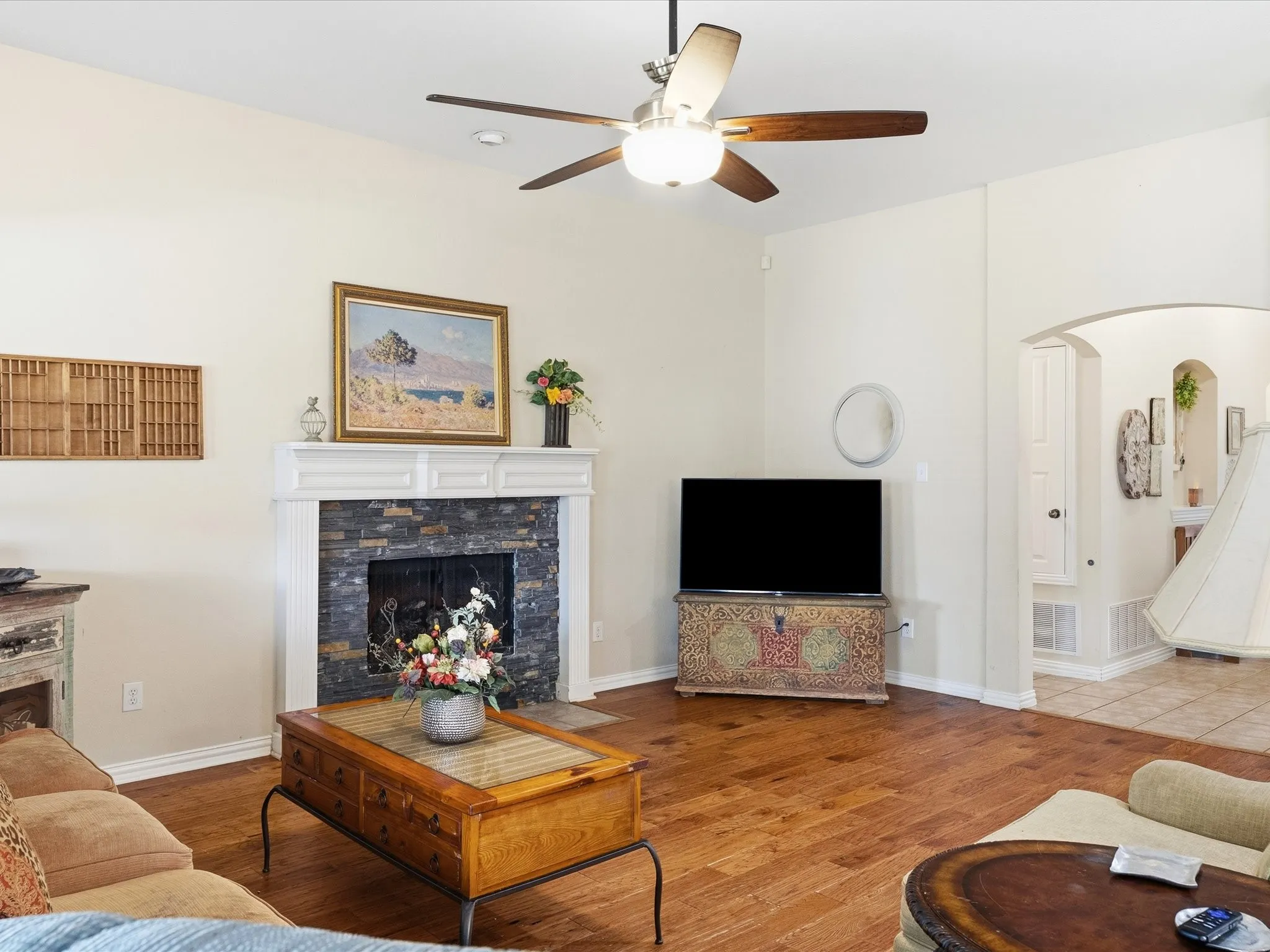 Single Family Residence For Sale in Dallas County , 4601 Carlton Drive, Garland, Texas 75043, 4 Bedroom, 2 Bathroom, 2 Garage spaces, 2,363 Sqft, built in 2002, mls#21332737, Real Estate Agent in Garland, Homes For Sale in Dallas county, Homes For Sale in Garland, Realtor in Garland Texas, Real Estate Brokerage Independent Realty Texas, Luminita Cordes Realtor