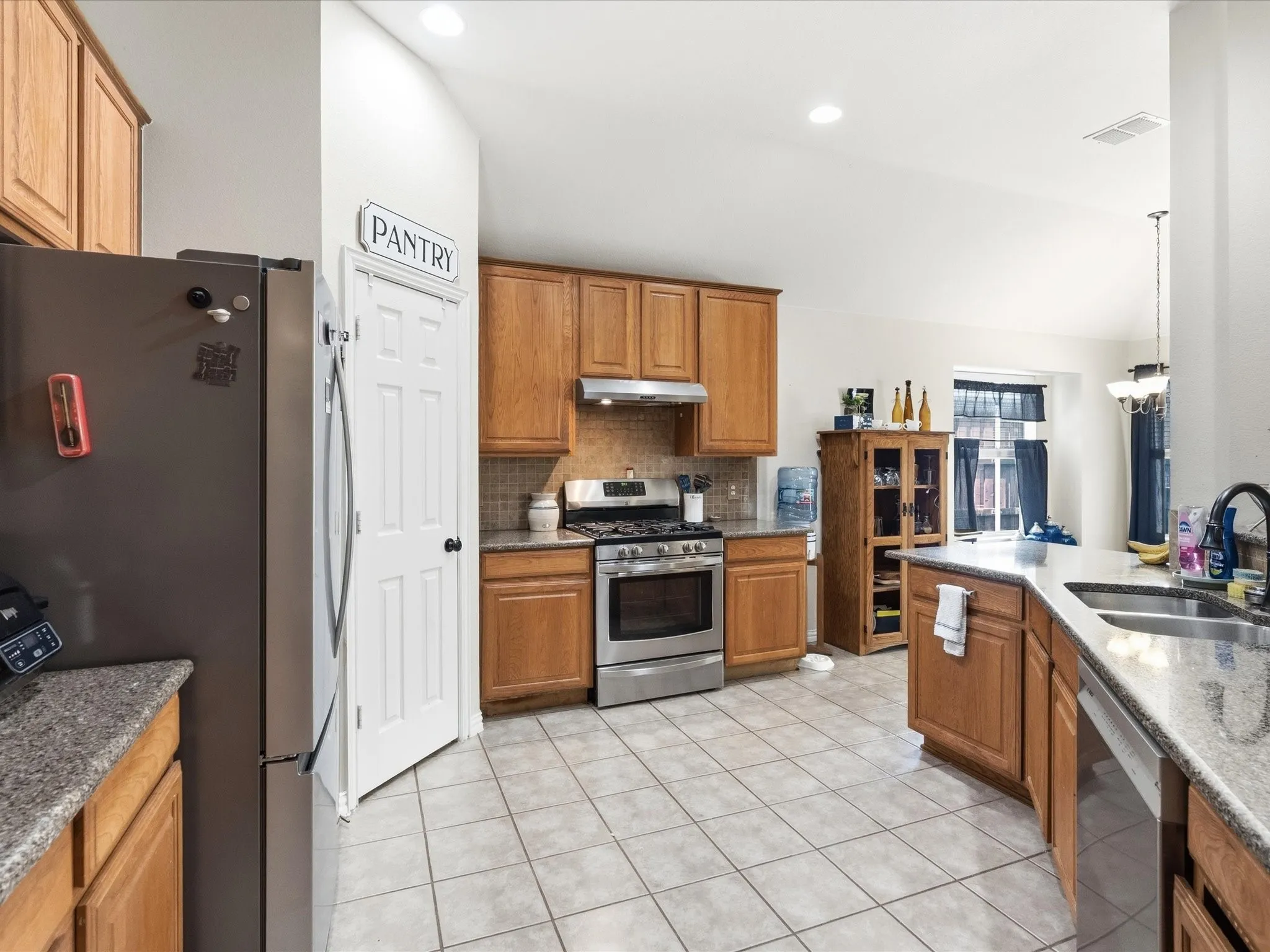 Single Family Residence For Sale in Dallas County , 4601 Carlton Drive, Garland, Texas 75043, 4 Bedroom, 2 Bathroom, 2 Garage spaces, 2,363 Sqft, built in 2002, mls#21332737, Real Estate Agent in Garland, Homes For Sale in Dallas county, Homes For Sale in Garland, Realtor in Garland Texas, Real Estate Brokerage Independent Realty Texas, Luminita Cordes Realtor