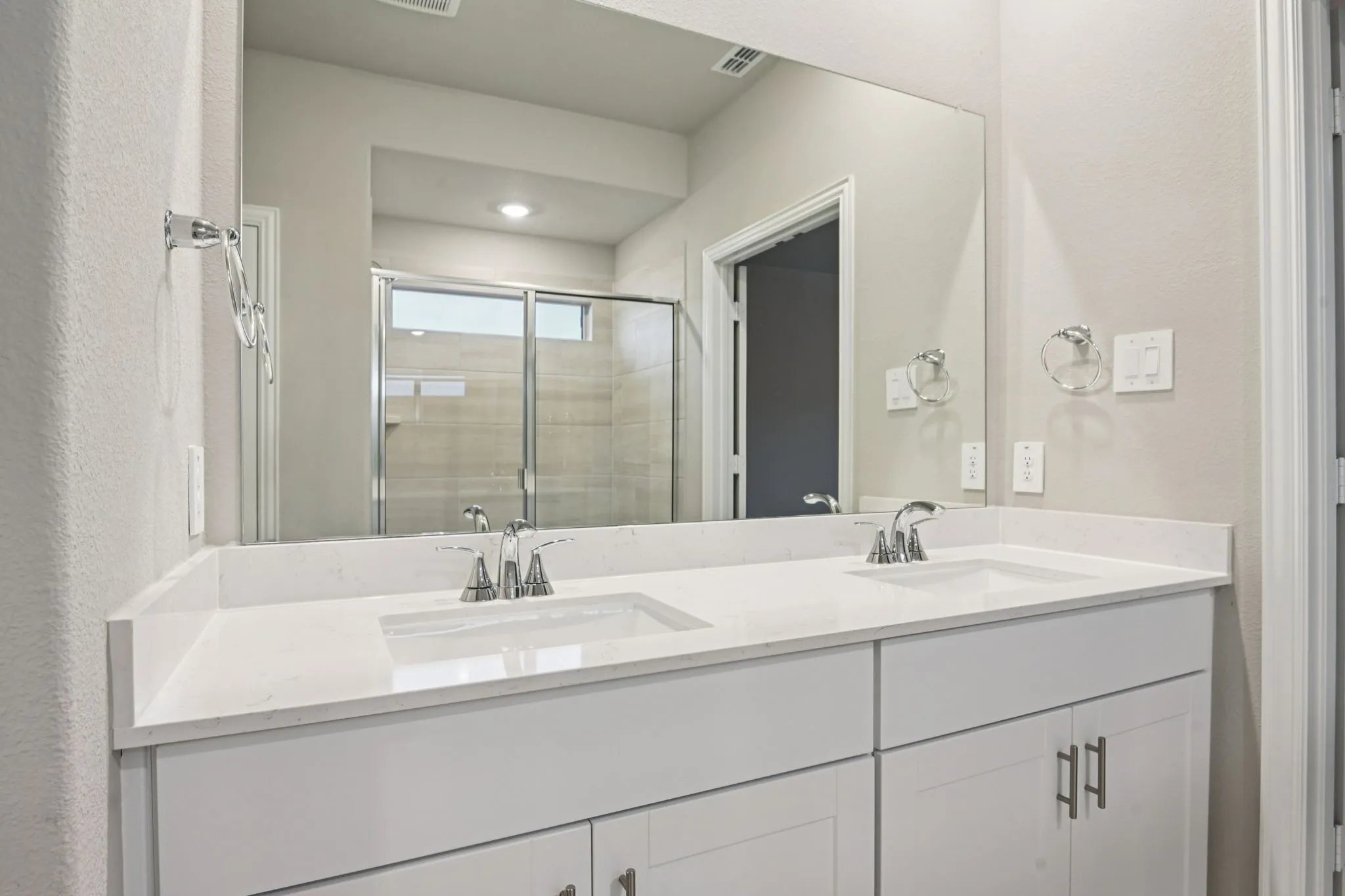 Photo is not of the actual home, but is an inspirational photo of builder’s model home and may depict options, furnishings, and/or decorator features that are not included.