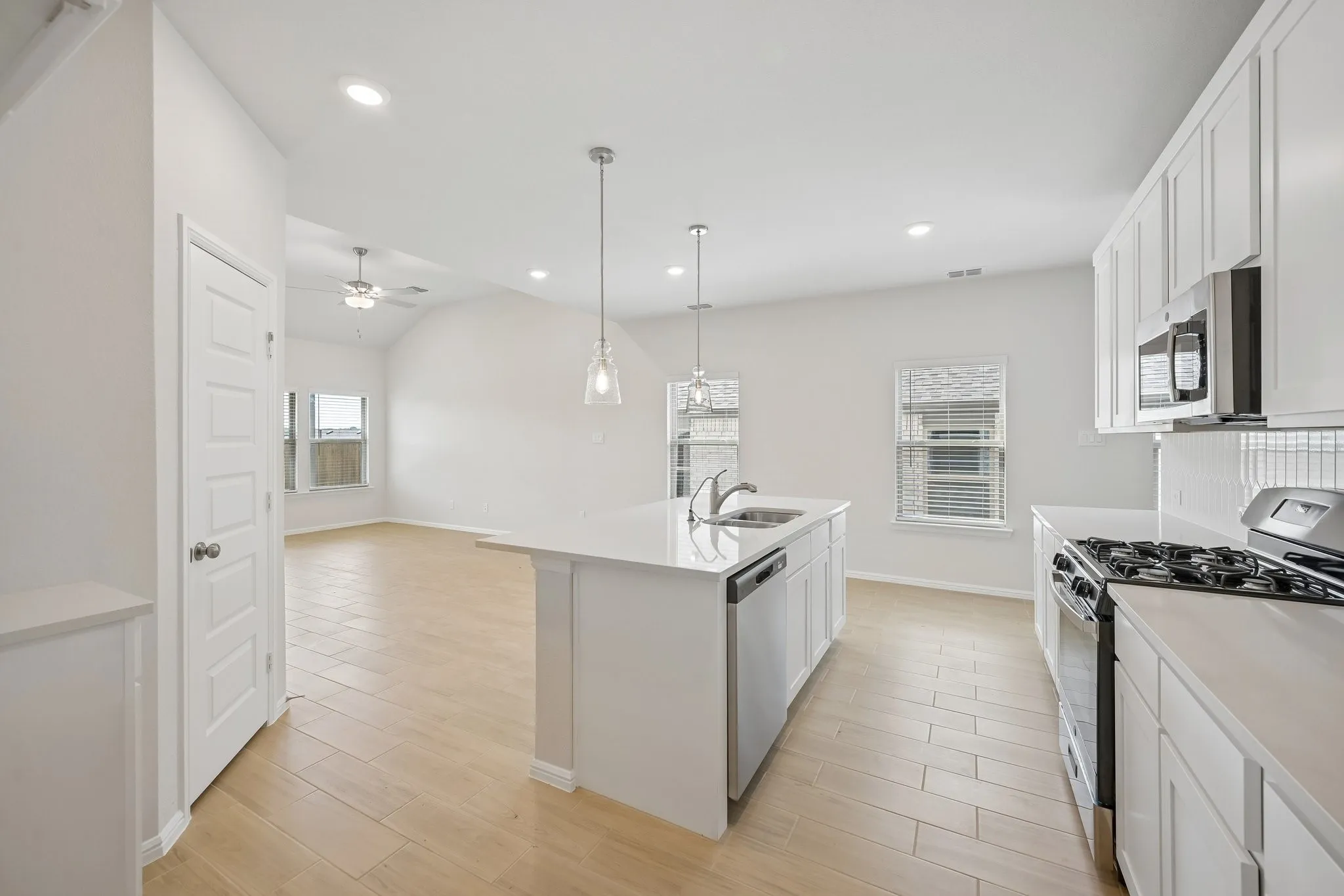 Single Family Residence For Sale in Grayson County , 1265 Wild Cherry Way, Van Alstyne, Texas 75495, 4 Bedroom, 3 Bathroom, 2 Garage spaces, 2,155 Sqft, built in 2026, mls#21313188, Real Estate Agent in Van Alstyne, Homes For Sale in Grayson county, Homes For Sale in Van Alstyne, Realtor in Van Alstyne Texas, Real Estate Brokerage Independent Realty Texas, Luminita Cordes Realtor