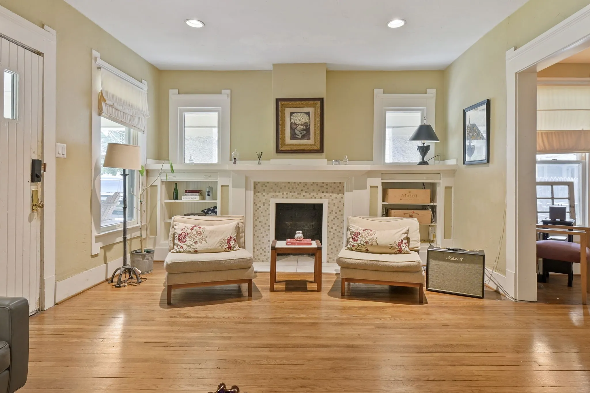 Single Family Residence For Sale in Dallas County , 218 N Rosemont Avenue, Dallas, Texas 75208, 3 Bedroom, 2 Bathroom, Garage spaces, 1,921 Sqft, built in 1925, mls#21333396, Real Estate Agent in Dallas, Homes For Sale in Dallas county, Homes For Sale in Dallas, Realtor in Dallas Texas, Real Estate Brokerage Independent Realty Texas, Luminita Cordes Realtor