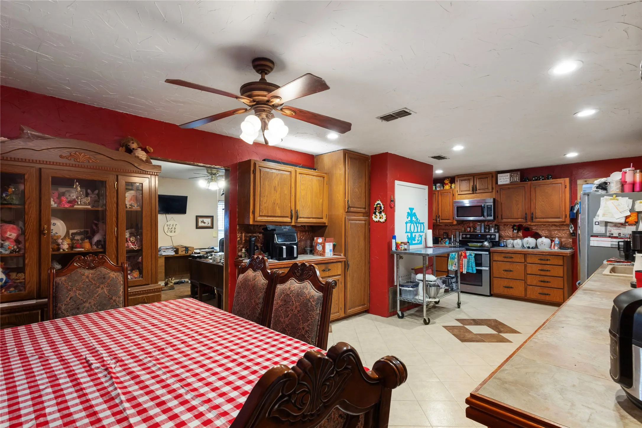 Single Family Residence For Sale in Coleman County , 1600 County Road 334, Gouldbusk, Texas 76845, 3 Bedroom, 3 Bathroom, Garage spaces, 1,462 Sqft, built in 1986, mls#21333364, Real Estate Agent in Gouldbusk, Homes For Sale in Coleman county, Homes For Sale in Gouldbusk, Realtor in Gouldbusk Texas, Real Estate Brokerage Independent Realty Texas, Luminita Cordes Realtor
