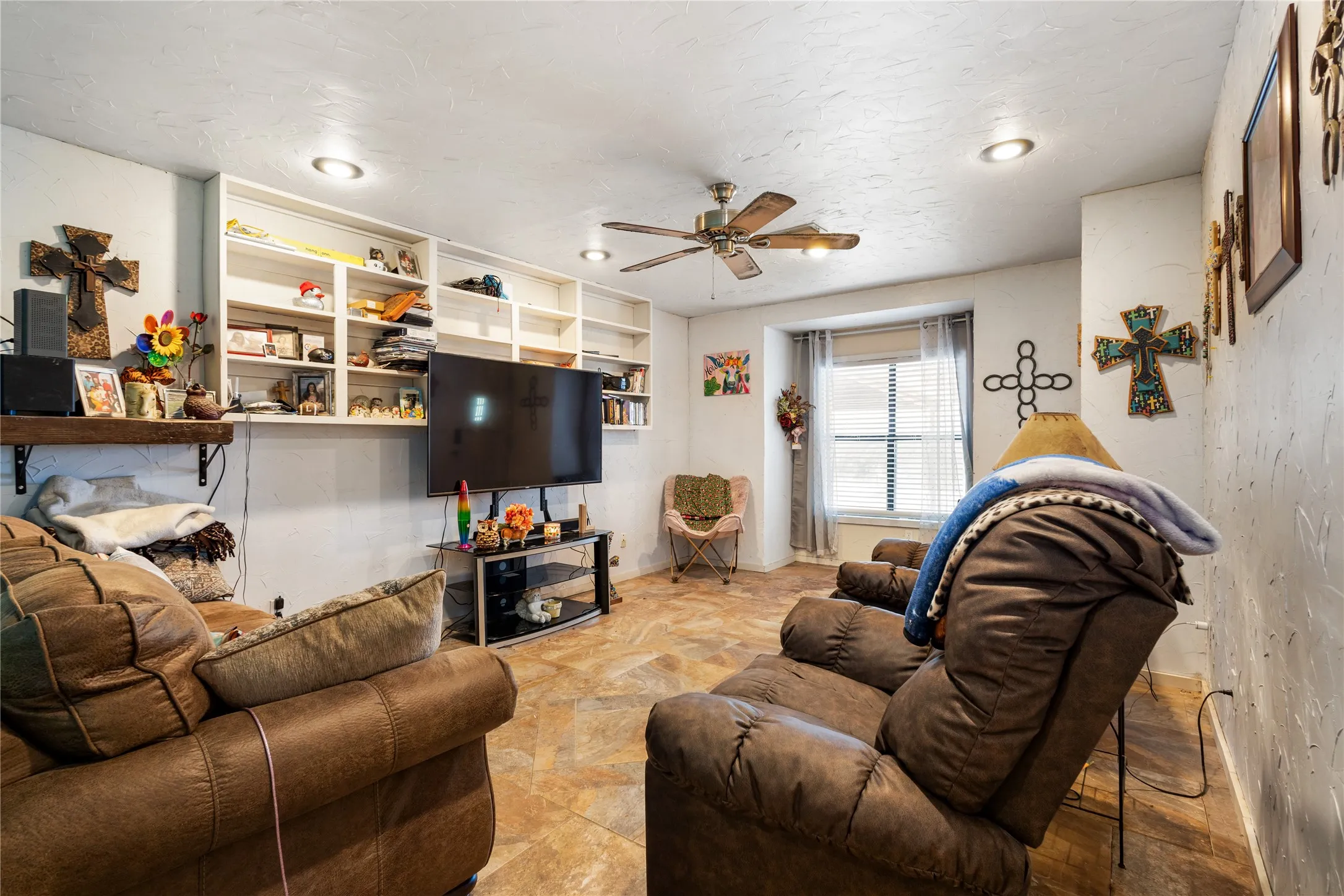Single Family Residence For Sale in Coleman County , 1600 County Road 334, Gouldbusk, Texas 76845, 3 Bedroom, 3 Bathroom, Garage spaces, 1,462 Sqft, built in 1986, mls#21333364, Real Estate Agent in Gouldbusk, Homes For Sale in Coleman county, Homes For Sale in Gouldbusk, Realtor in Gouldbusk Texas, Real Estate Brokerage Independent Realty Texas, Luminita Cordes Realtor