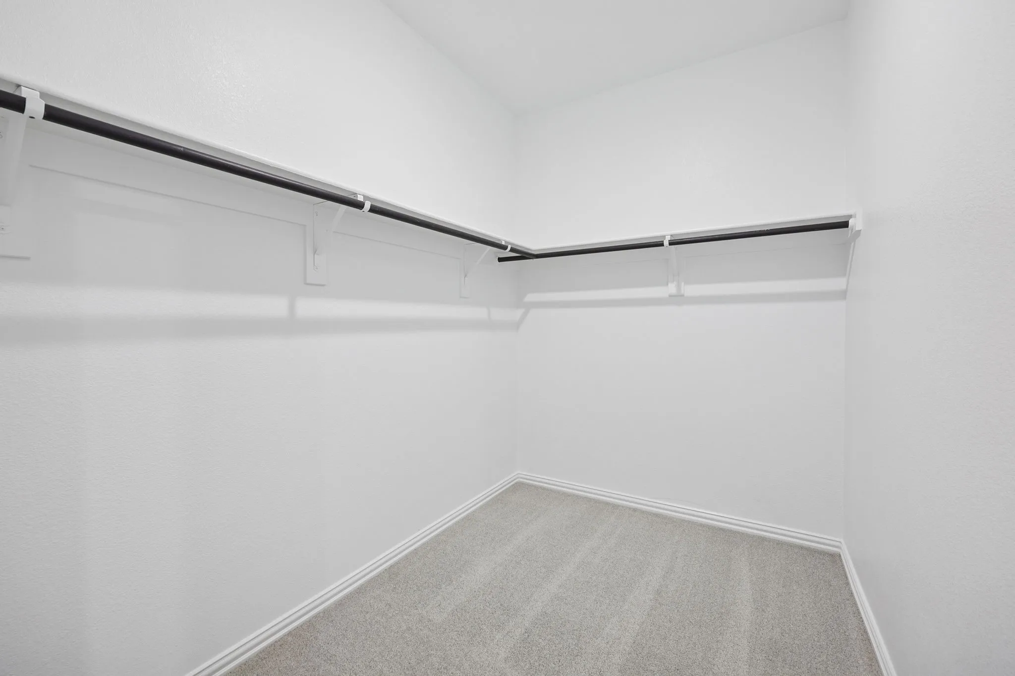  Photo is not of the actual home, but is an inspirational photo of builder’s model home and may depict options, furnishings, and/or decorator features that are not included.
