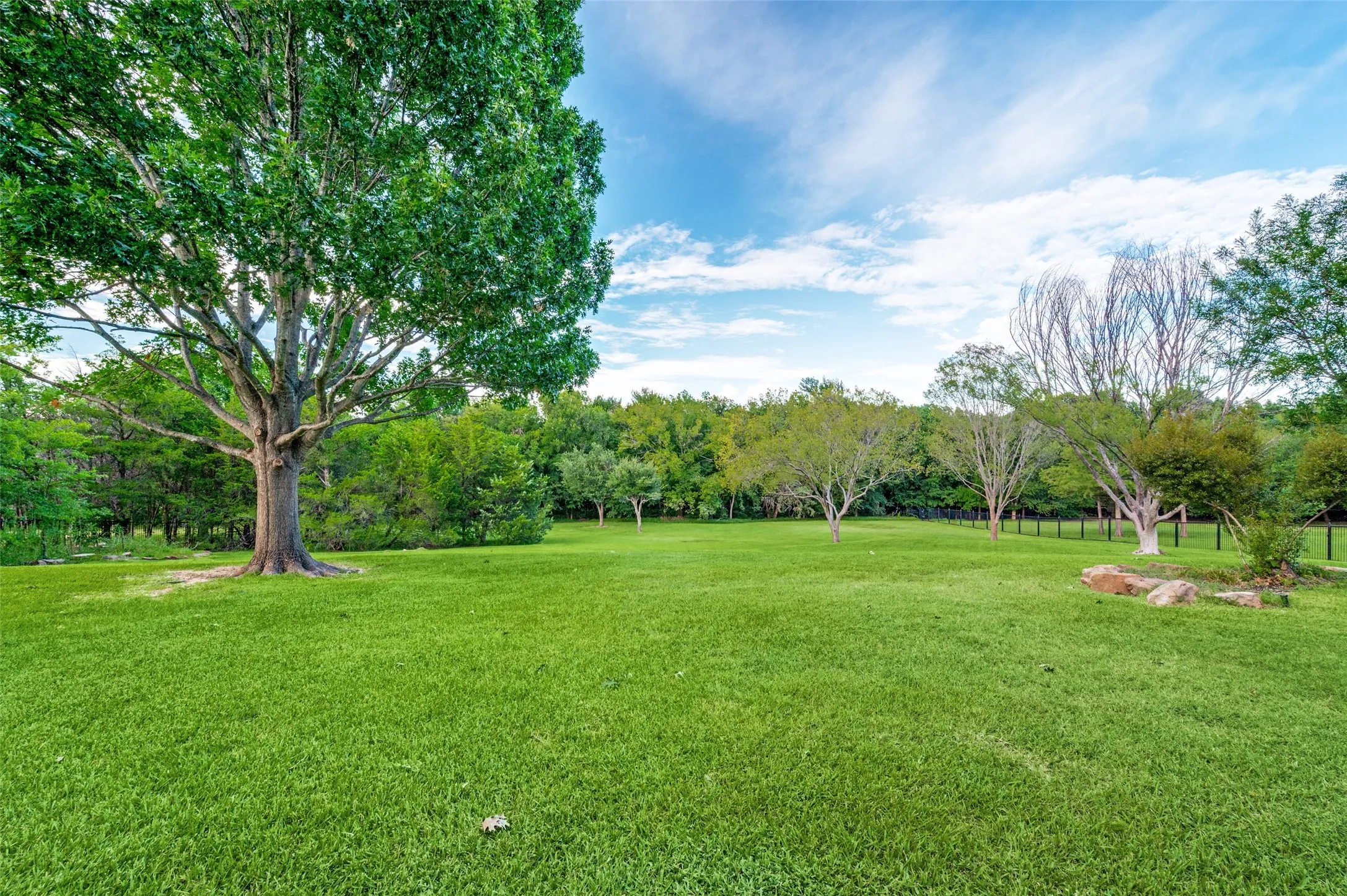 Single Family Residence For Sale in Collin County , 1440 WINDING CREEK Road, Prosper, Texas 75078, 5 Bedroom, 7 Bathroom, 4 Garage spaces, 6,122 Sqft, built in 2001, mls#21322231, Real Estate Agent in Prosper, Homes For Sale in Collin county, Homes For Sale in Prosper, Realtor in Prosper Texas, Real Estate Brokerage Independent Realty Texas, Luminita Cordes Realtor