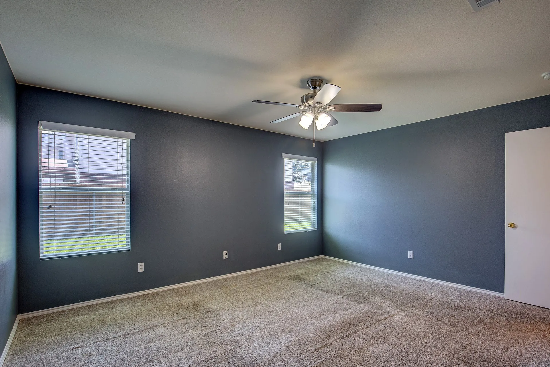 Single Family Residence For Rent in Tarrant County , 7000 Sylvan Meadows Drive, Fort Worth, Texas 76120, 3 Bedroom, 2 Bathroom, 2 Garage spaces, 1,720 Sqft, built in 2008, mls#21306595, Real Estate Agent in Fort Worth, Homes For Rent in Tarrant county, Homes For Rent in Fort Worth, Realtor in Fort Worth Texas, Real Estate Brokerage Independent Realty Texas, Luminita Cordes Realtor