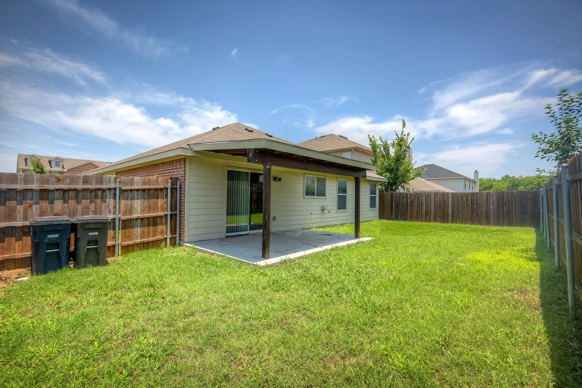 Single Family Residence For Rent in Tarrant County , 7000 Sylvan Meadows Drive, Fort Worth, Texas 76120, 3 Bedroom, 2 Bathroom, 2 Garage spaces, 1,720 Sqft, built in 2008, mls#21306595, Real Estate Agent in Fort Worth, Homes For Rent in Tarrant county, Homes For Rent in Fort Worth, Realtor in Fort Worth Texas, Real Estate Brokerage Independent Realty Texas, Luminita Cordes Realtor