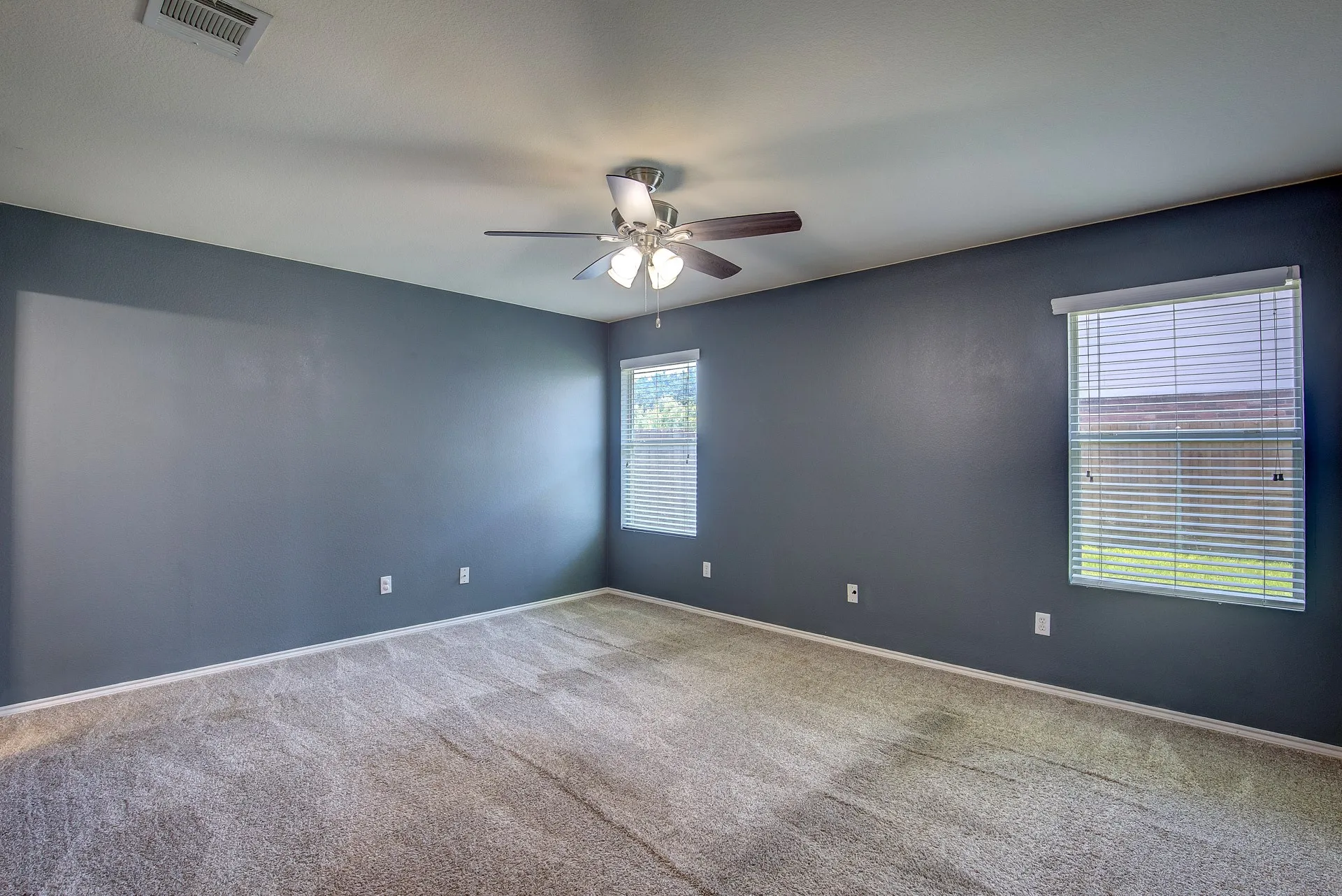 Single Family Residence For Rent in Tarrant County , 7000 Sylvan Meadows Drive, Fort Worth, Texas 76120, 3 Bedroom, 2 Bathroom, 2 Garage spaces, 1,720 Sqft, built in 2008, mls#21306595, Real Estate Agent in Fort Worth, Homes For Rent in Tarrant county, Homes For Rent in Fort Worth, Realtor in Fort Worth Texas, Real Estate Brokerage Independent Realty Texas, Luminita Cordes Realtor