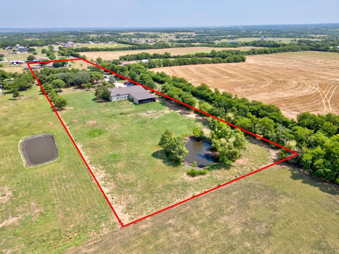 Industrial For Sale in Grayson County , 516 Stark Lane, Sherman, Texas 75090, 0, 0, Garage spaces, 9,500 Sqft, built in 1980, mls#21330644, Real Estate Agent in Sherman, Homes For Sale in Grayson county, Homes For Sale in Sherman, Realtor in Sherman Texas, Real Estate Brokerage Independent Realty Texas, Luminita Cordes Realtor