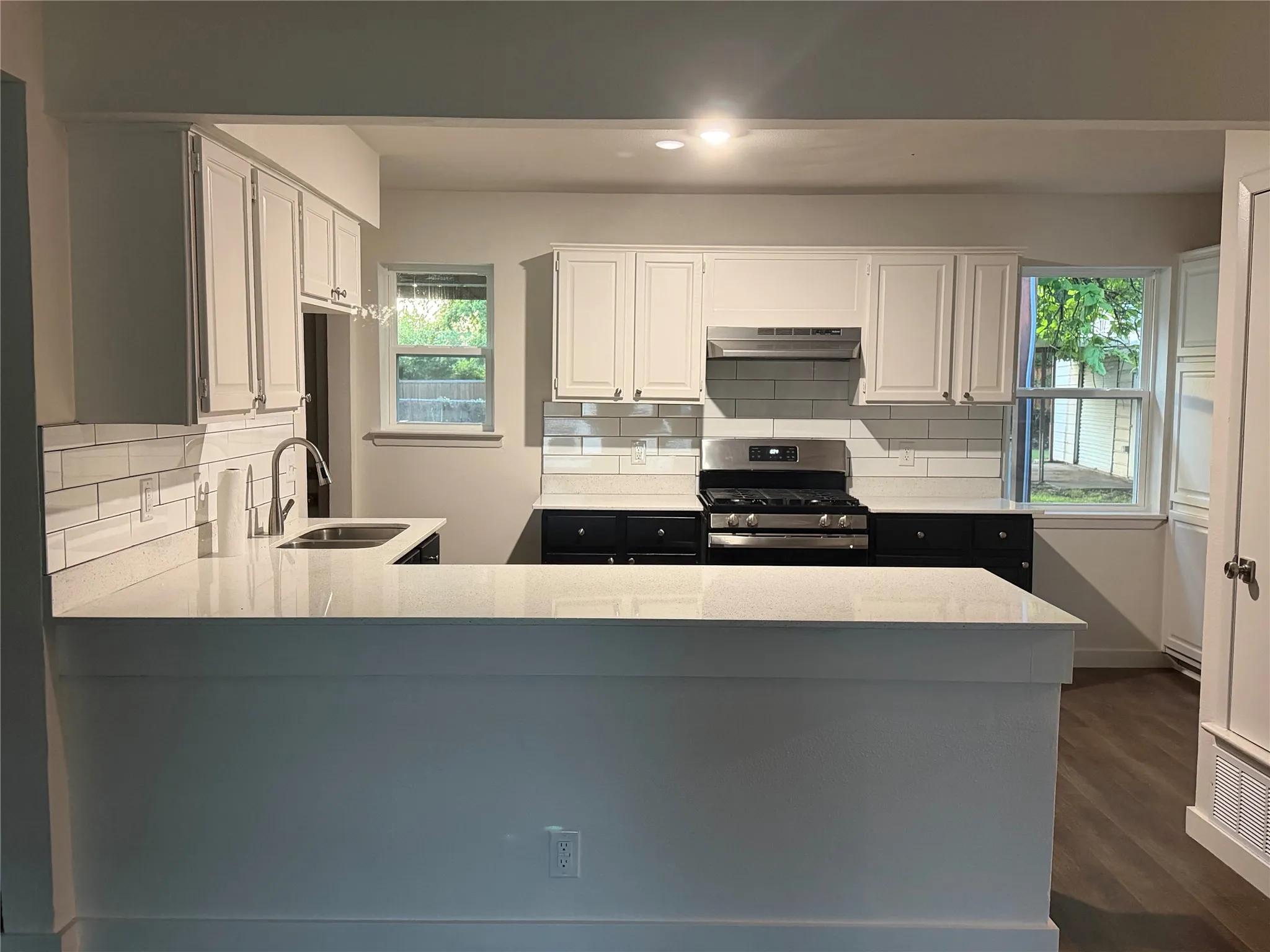 Single Family Residence For Sale in Dallas County , 2239 Norma Drive, Mesquite, Texas 75149, 3 Bedrooms, 2 Bathrooms, 2 Garage spaces, 1,200 Sqft, built in 1959, Price $299,500, mls#21333404, Real Estate Agent in Mesquite, Homes For Sale in Dallas county, Homes For Sale in Mesquite, Realtor in Mesquite Texas, Real Estate Brokerage Independent Realty Texas, Luminita Cordes Realtor
