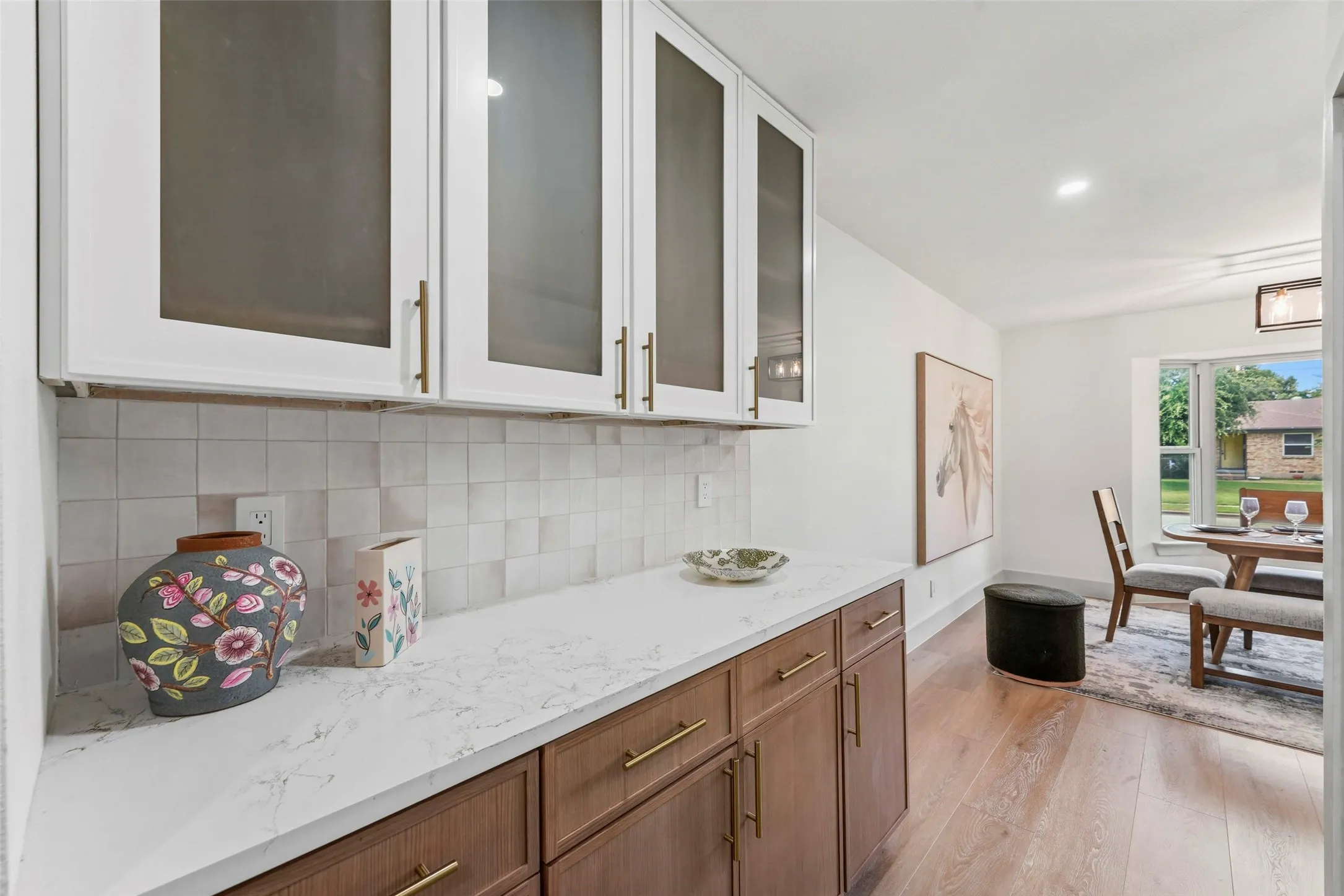 Single Family Residence For Sale in Dallas County , 925 Fernwood Drive, Richardson, Texas 75080, 3 Bedroom, 3 Bathroom, 2 Garage spaces, 1,730 Sqft, built in 1960, mls#21333300, Real Estate Agent in Richardson, Homes For Sale in Dallas county, Homes For Sale in Richardson, Realtor in Richardson Texas, Real Estate Brokerage Independent Realty Texas, Luminita Cordes Realtor