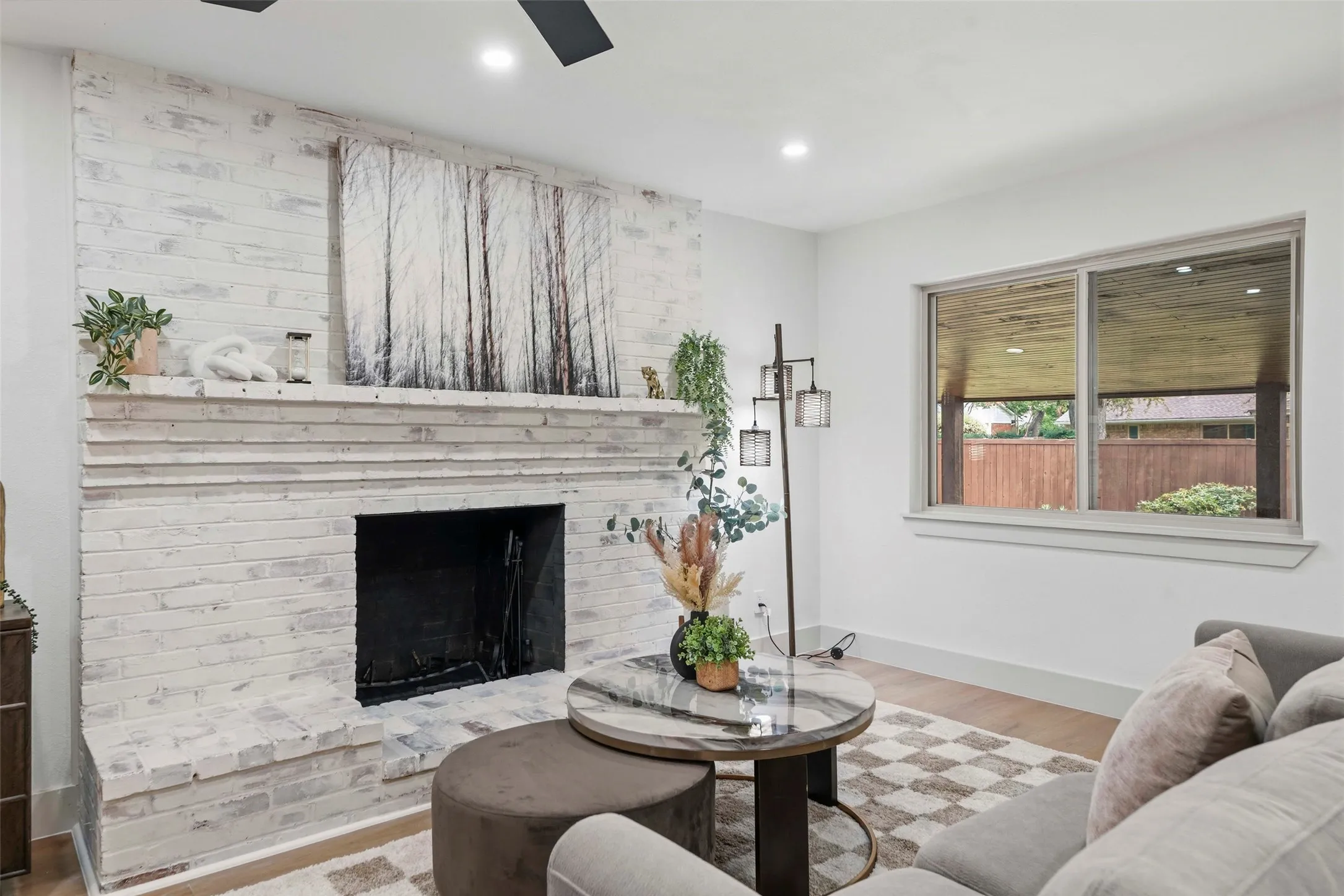 Single Family Residence For Sale in Dallas County , 925 Fernwood Drive, Richardson, Texas 75080, 3 Bedroom, 3 Bathroom, 2 Garage spaces, 1,730 Sqft, built in 1960, mls#21333300, Real Estate Agent in Richardson, Homes For Sale in Dallas county, Homes For Sale in Richardson, Realtor in Richardson Texas, Real Estate Brokerage Independent Realty Texas, Luminita Cordes Realtor