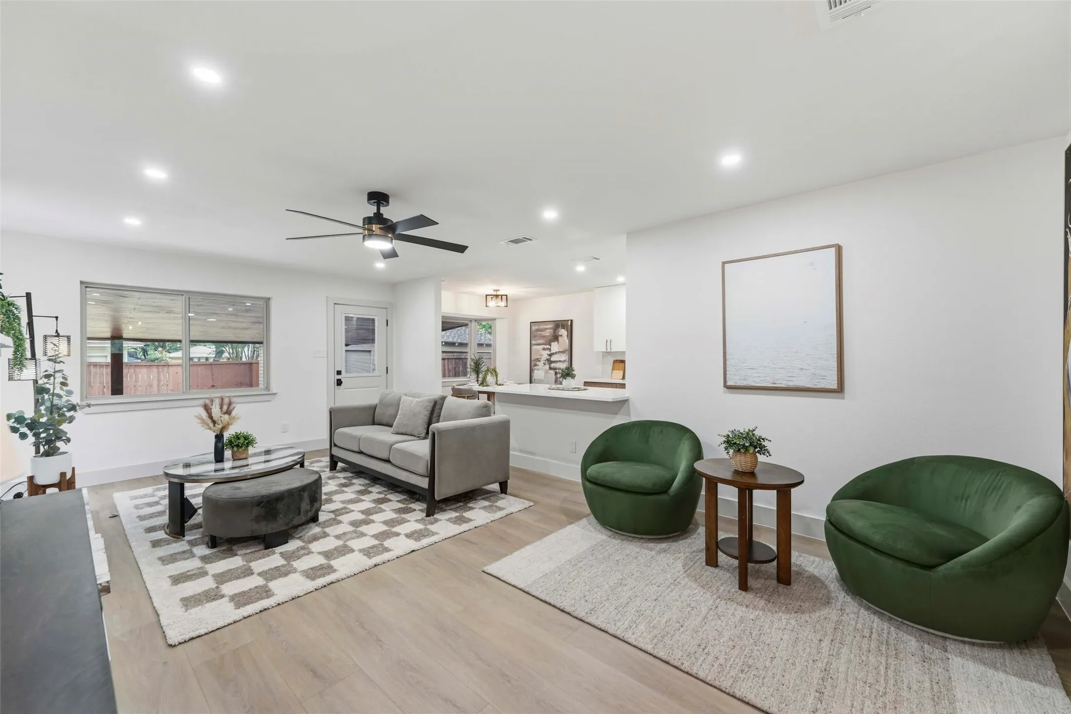 Single Family Residence For Sale in Dallas County , 925 Fernwood Drive, Richardson, Texas 75080, 3 Bedroom, 3 Bathroom, 2 Garage spaces, 1,730 Sqft, built in 1960, mls#21333300, Real Estate Agent in Richardson, Homes For Sale in Dallas county, Homes For Sale in Richardson, Realtor in Richardson Texas, Real Estate Brokerage Independent Realty Texas, Luminita Cordes Realtor