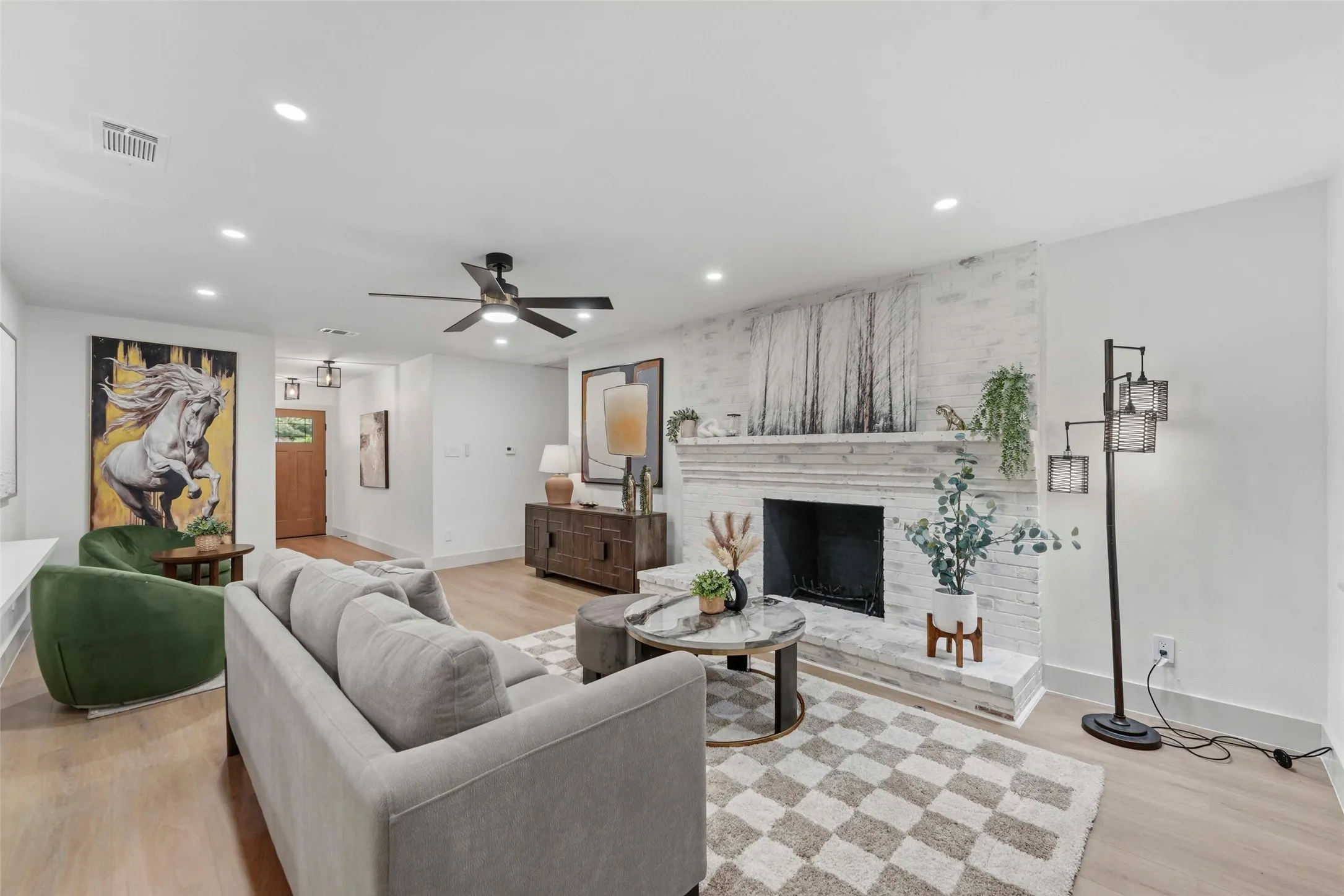 Single Family Residence For Sale in Dallas County , 925 Fernwood Drive, Richardson, Texas 75080, 3 Bedroom, 3 Bathroom, 2 Garage spaces, 1,730 Sqft, built in 1960, mls#21333300, Real Estate Agent in Richardson, Homes For Sale in Dallas county, Homes For Sale in Richardson, Realtor in Richardson Texas, Real Estate Brokerage Independent Realty Texas, Luminita Cordes Realtor