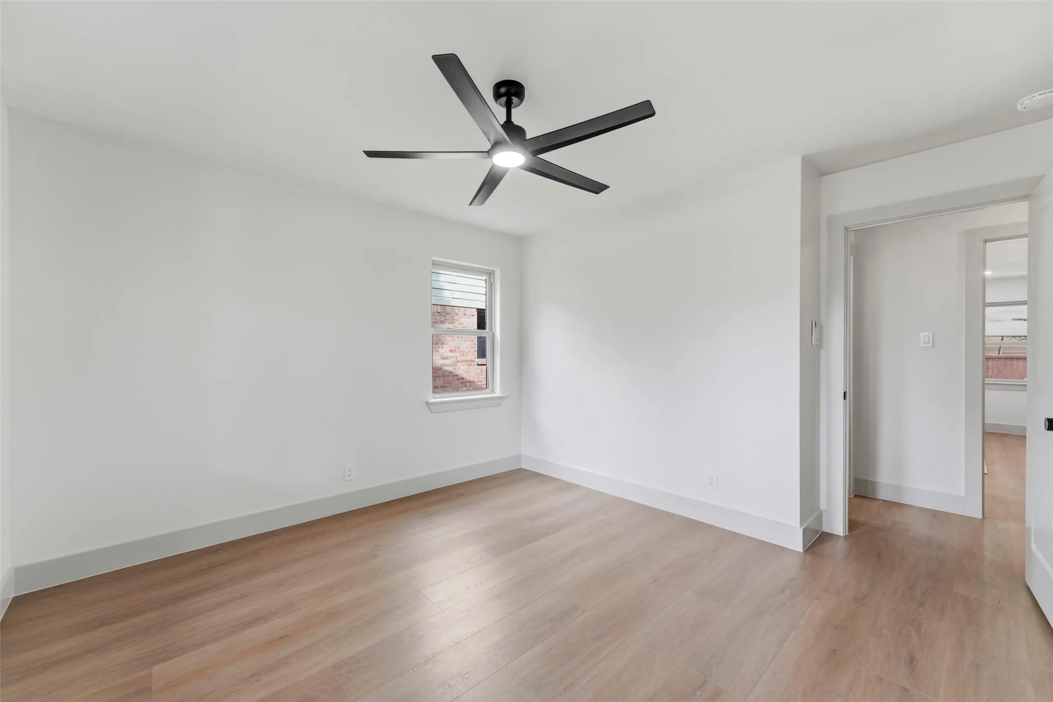 Single Family Residence For Sale in Dallas County , 925 Fernwood Drive, Richardson, Texas 75080, 3 Bedroom, 3 Bathroom, 2 Garage spaces, 1,730 Sqft, built in 1960, mls#21333300, Real Estate Agent in Richardson, Homes For Sale in Dallas county, Homes For Sale in Richardson, Realtor in Richardson Texas, Real Estate Brokerage Independent Realty Texas, Luminita Cordes Realtor
