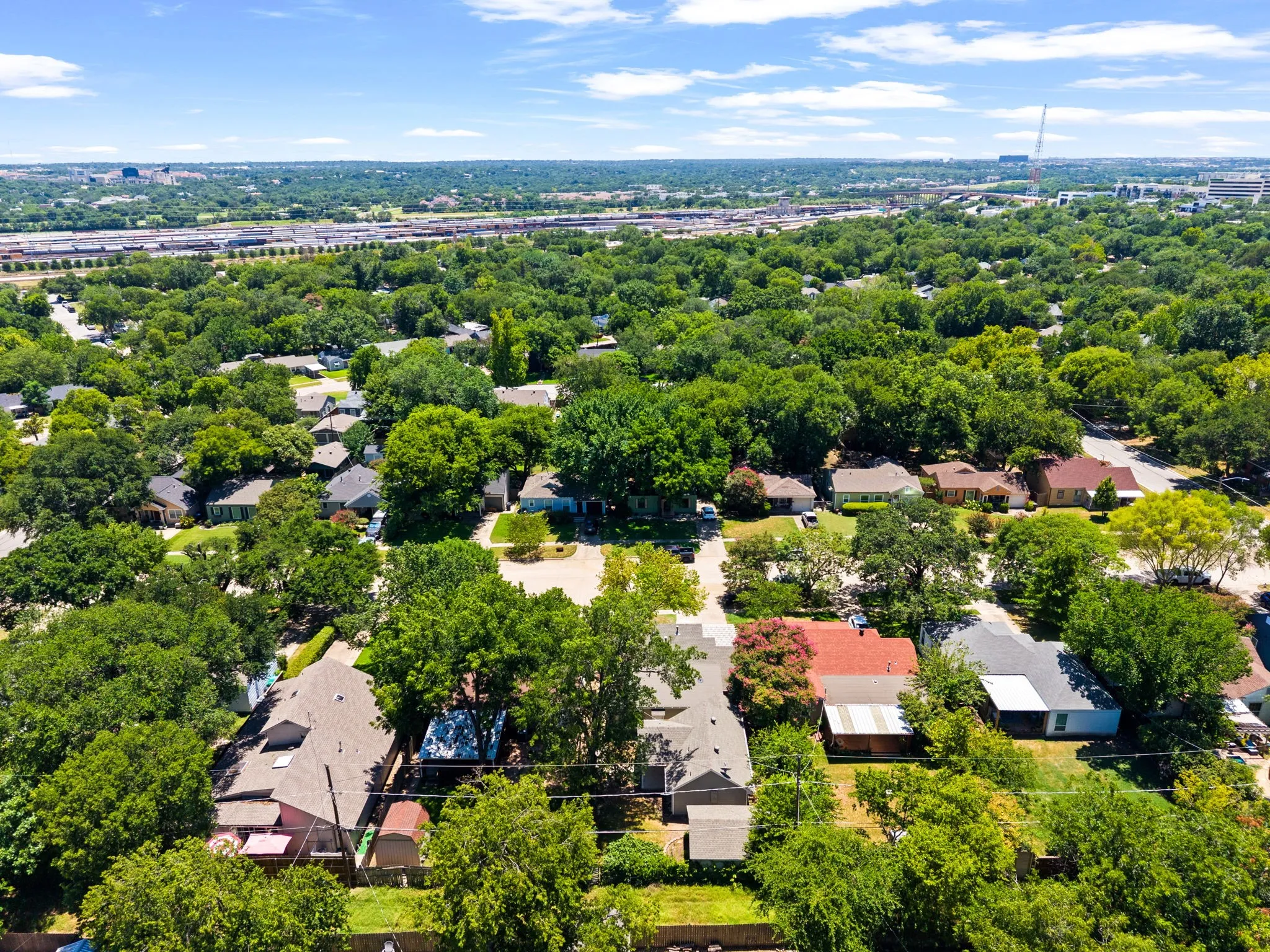 Single Family Residence For Sale in Tarrant County , 4220 Donnelly Avenue, Fort Worth, Texas 76107, 4 Bedroom, 3 Bathroom, Garage spaces, 2,050 Sqft, built in 1943, mls#21333410, Real Estate Agent in Fort Worth, Homes For Sale in Tarrant county, Homes For Sale in Fort Worth, Realtor in Fort Worth Texas, Real Estate Brokerage Independent Realty Texas, Luminita Cordes Realtor
