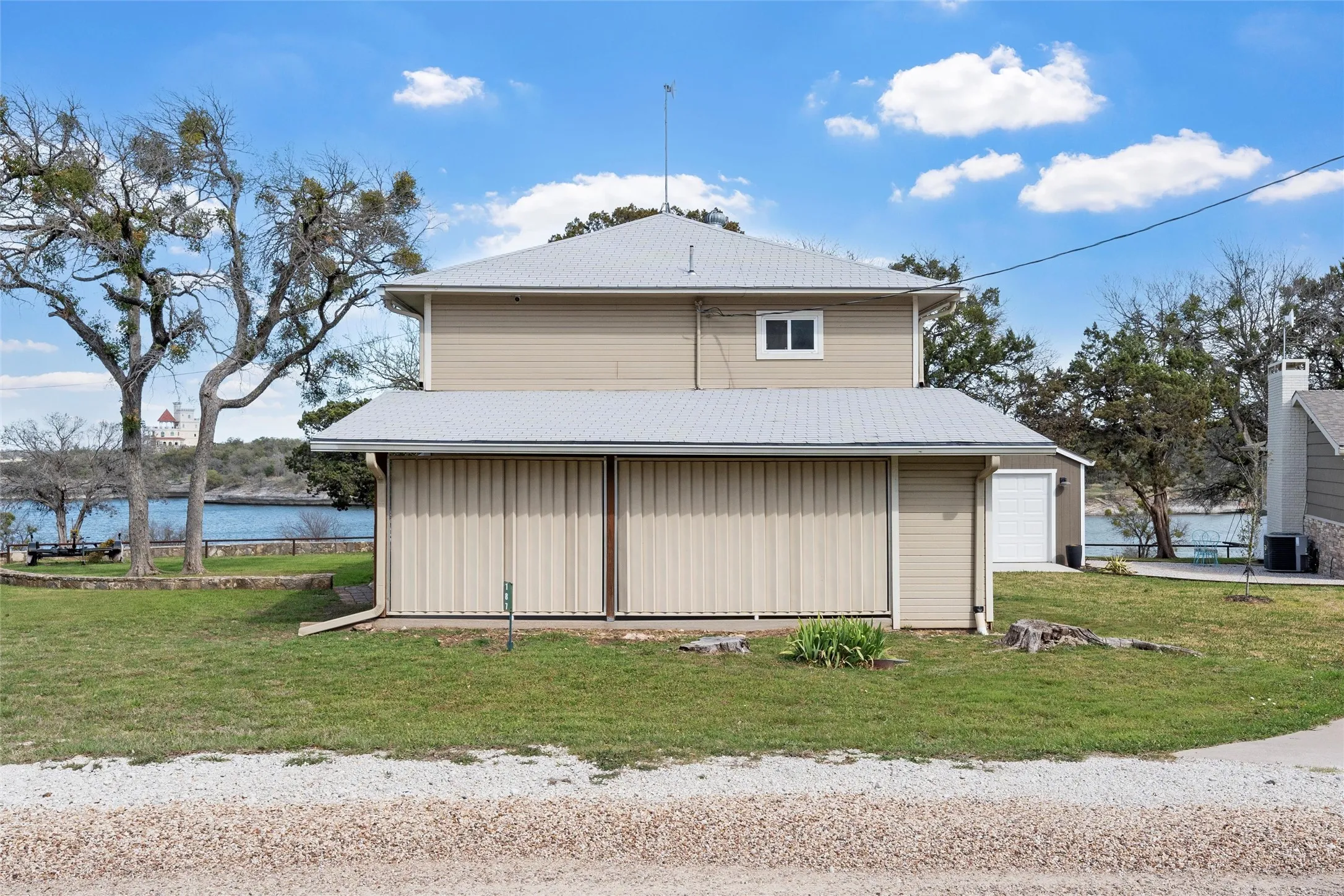 Single Family Residence For Sale in Bosque County , 187 County Road 1766, Clifton, Texas 76634, 3 Bedroom, 2 Bathroom, Garage spaces, 1,782 Sqft, built in 1970, mls#21329245, Real Estate Agent in Clifton, Homes For Sale in Bosque county, Homes For Sale in Clifton, Realtor in Clifton Texas, Real Estate Brokerage Independent Realty Texas, Luminita Cordes Realtor