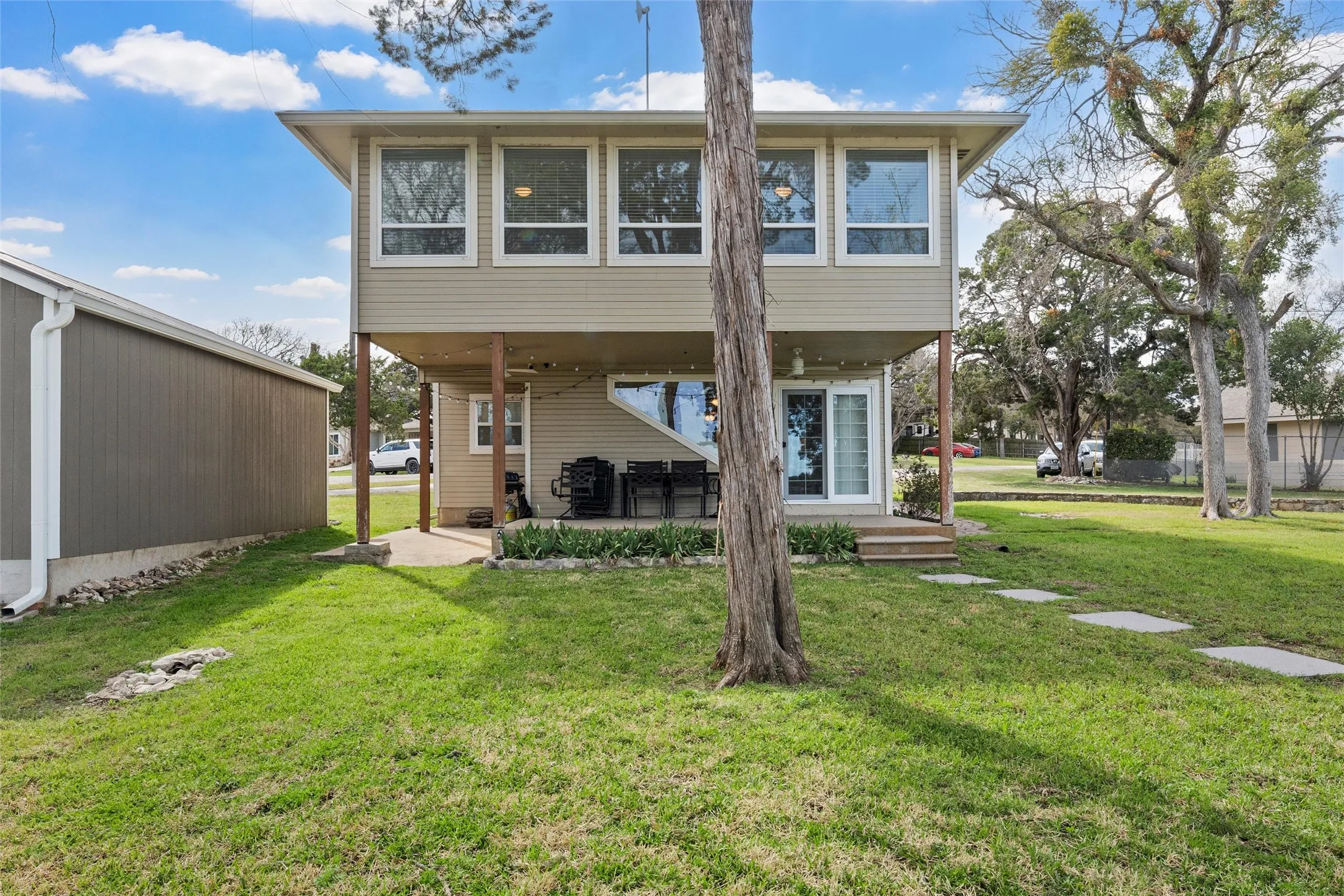 Single Family Residence For Sale in Bosque County , 187 County Road 1766, Clifton, Texas 76634, 3 Bedroom, 2 Bathroom, Garage spaces, 1,782 Sqft, built in 1970, mls#21329245, Real Estate Agent in Clifton, Homes For Sale in Bosque county, Homes For Sale in Clifton, Realtor in Clifton Texas, Real Estate Brokerage Independent Realty Texas, Luminita Cordes Realtor