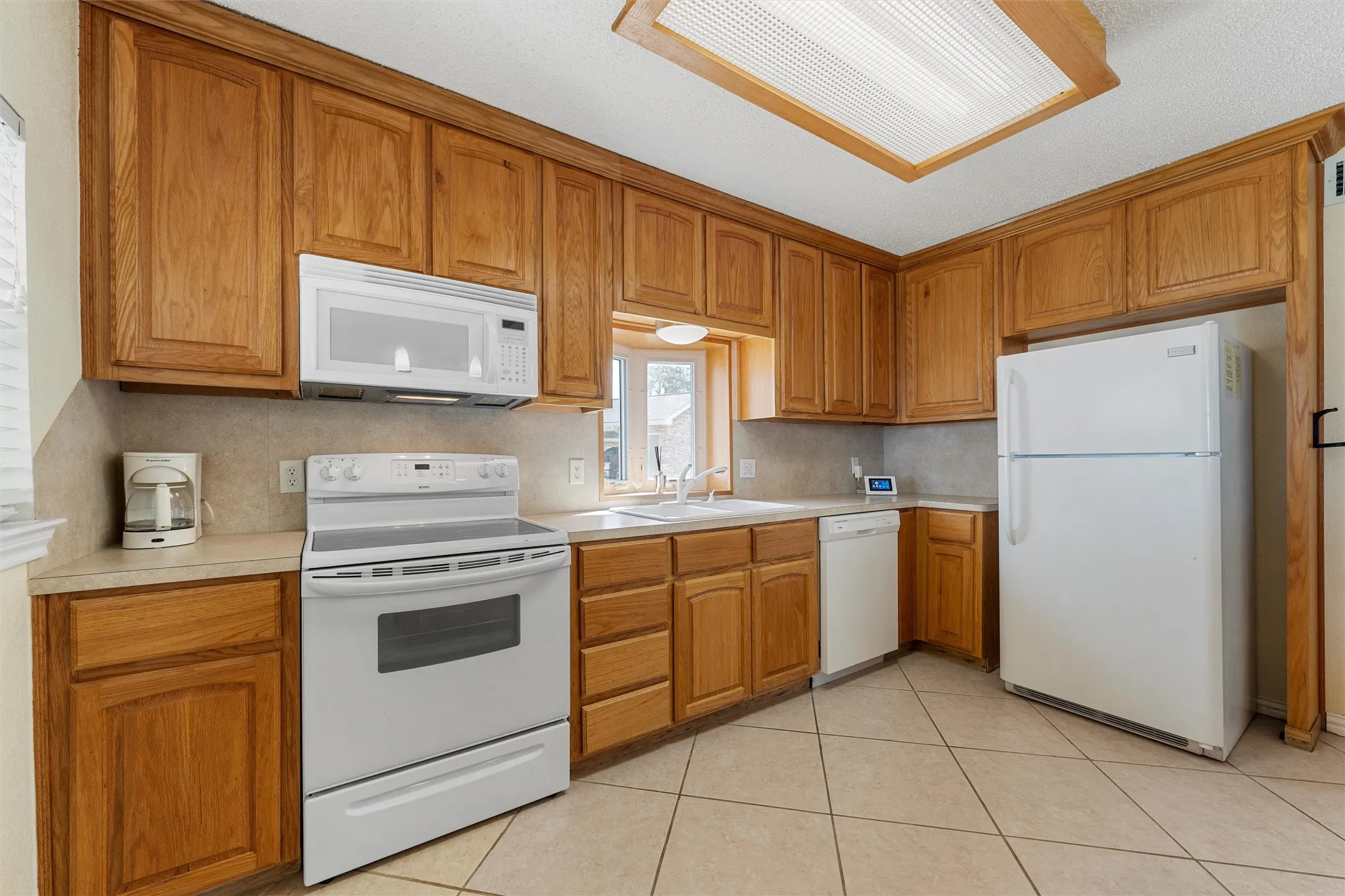 Single Family Residence For Sale in Bosque County , 187 County Road 1766, Clifton, Texas 76634, 3 Bedroom, 2 Bathroom, Garage spaces, 1,782 Sqft, built in 1970, mls#21329245, Real Estate Agent in Clifton, Homes For Sale in Bosque county, Homes For Sale in Clifton, Realtor in Clifton Texas, Real Estate Brokerage Independent Realty Texas, Luminita Cordes Realtor
