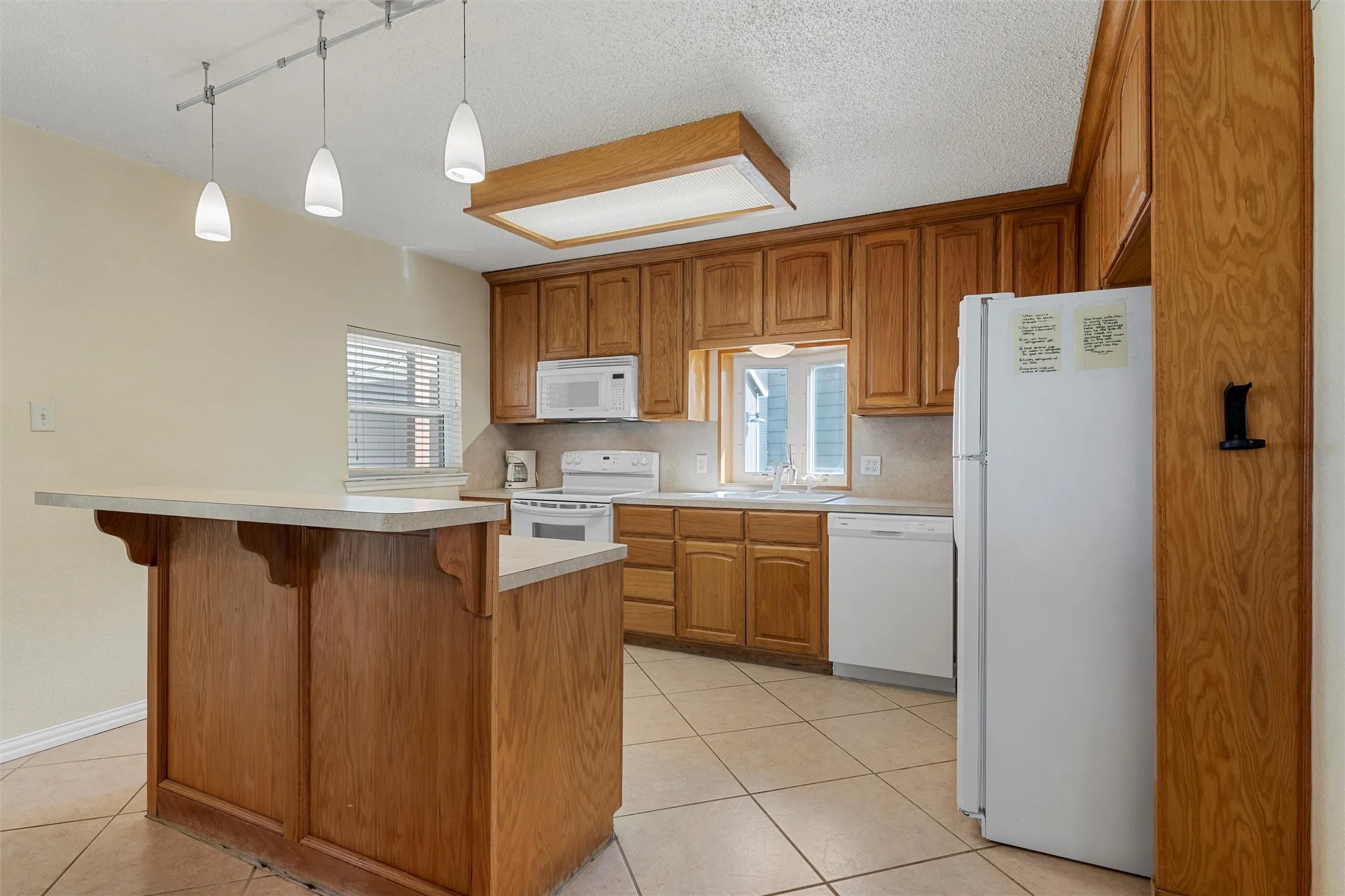 Single Family Residence For Sale in Bosque County , 187 County Road 1766, Clifton, Texas 76634, 3 Bedroom, 2 Bathroom, Garage spaces, 1,782 Sqft, built in 1970, mls#21329245, Real Estate Agent in Clifton, Homes For Sale in Bosque county, Homes For Sale in Clifton, Realtor in Clifton Texas, Real Estate Brokerage Independent Realty Texas, Luminita Cordes Realtor