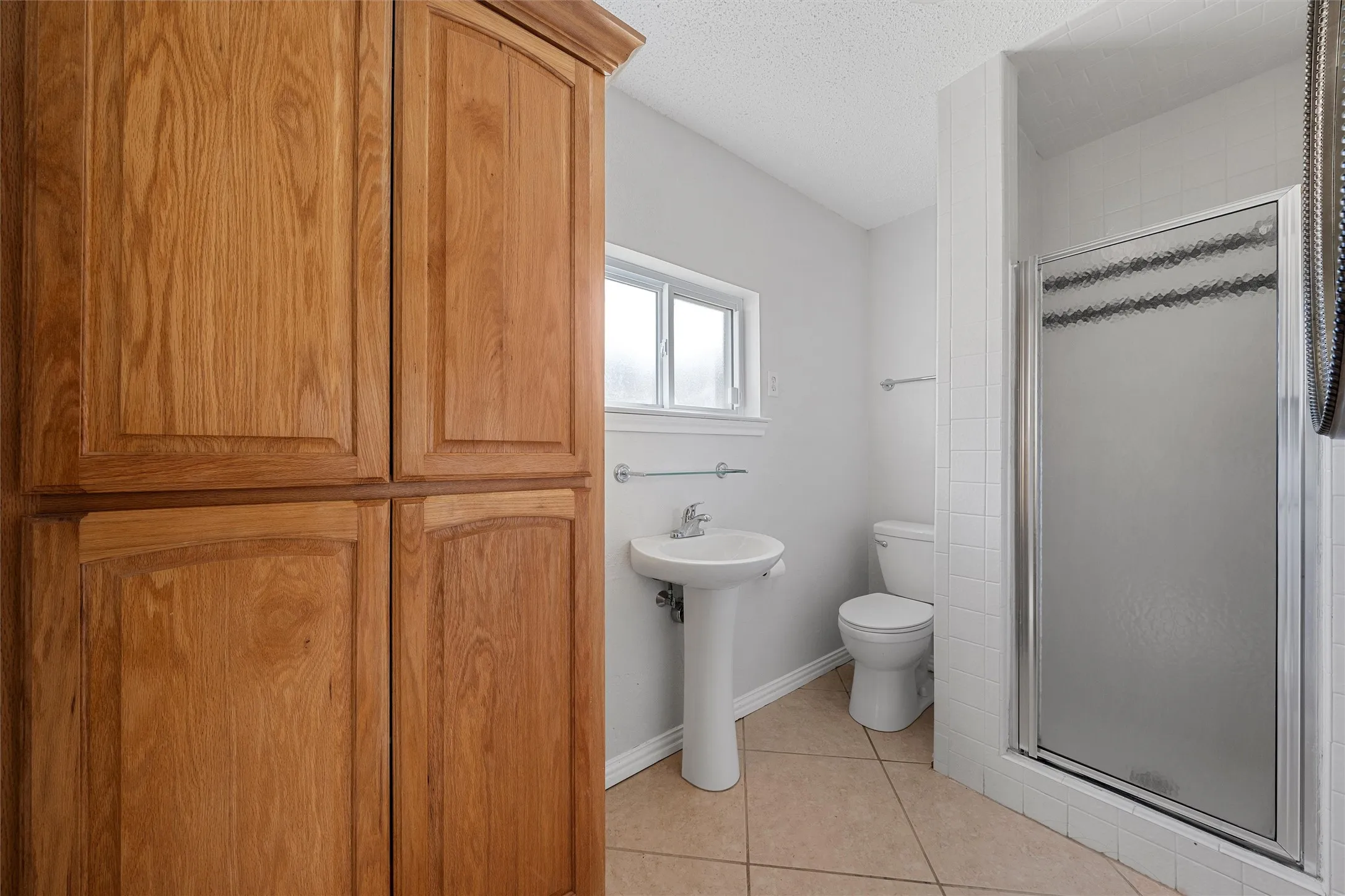 Single Family Residence For Sale in Bosque County , 187 County Road 1766, Clifton, Texas 76634, 3 Bedroom, 2 Bathroom, Garage spaces, 1,782 Sqft, built in 1970, mls#21329245, Real Estate Agent in Clifton, Homes For Sale in Bosque county, Homes For Sale in Clifton, Realtor in Clifton Texas, Real Estate Brokerage Independent Realty Texas, Luminita Cordes Realtor