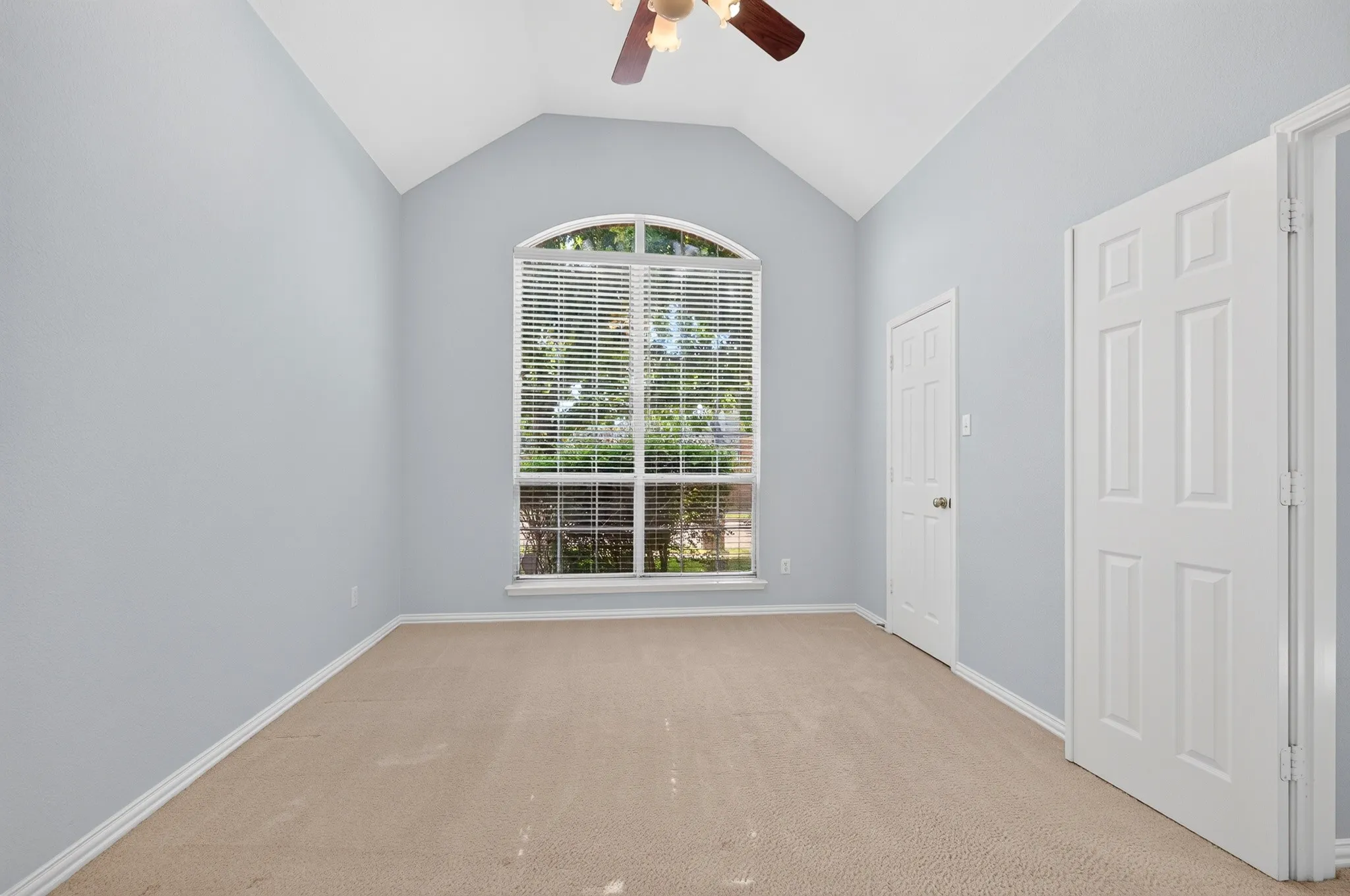 Single Family Residence For Sale in Collin County , 7325 Avalon Drive, Plano, Texas 75025, 5 Bedroom, 3 Bathroom, 2 Garage spaces, 3,149 Sqft, built in 1996, mls#21322234, Real Estate Agent in Plano, Homes For Sale in Collin county, Homes For Sale in Plano, Realtor in Plano Texas, Real Estate Brokerage Independent Realty Texas, Luminita Cordes Realtor