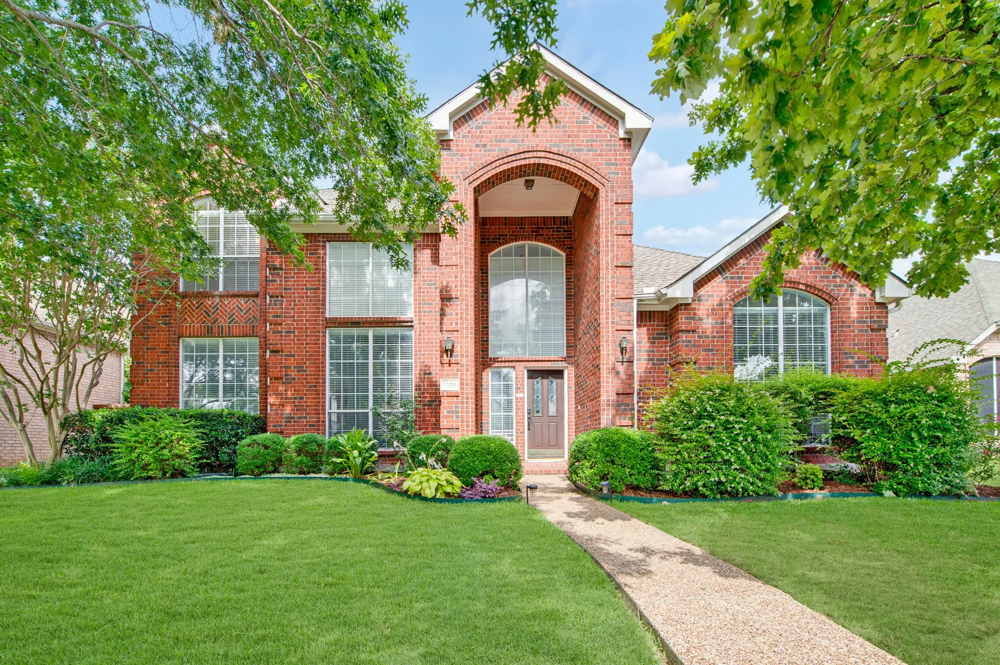 Single Family Residence For Sale in Collin County , 7325 Avalon Drive, Plano, Texas 75025, 5 Bedroom, 3 Bathroom, 2 Garage spaces, 3,149 Sqft, built in 1996, mls#21322234, Real Estate Agent in Plano, Homes For Sale in Collin county, Homes For Sale in Plano, Realtor in Plano Texas, Real Estate Brokerage Independent Realty Texas, Luminita Cordes Realtor