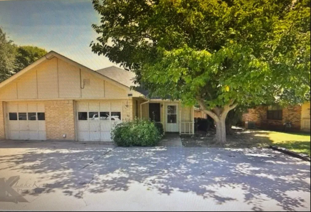 Single Family Residence For Sale in Taylor County , 1337 Westheimer Road, Abilene, Texas 79601, 3 Bedroom, 2 Bathroom, Garage spaces, 1,356 Sqft, built in 1984, mls#21333424, Real Estate Agent in Abilene, Homes For Sale in Taylor county, Homes For Sale in Abilene, Realtor in Abilene Texas, Real Estate Brokerage Independent Realty Texas, Luminita Cordes Realtor
