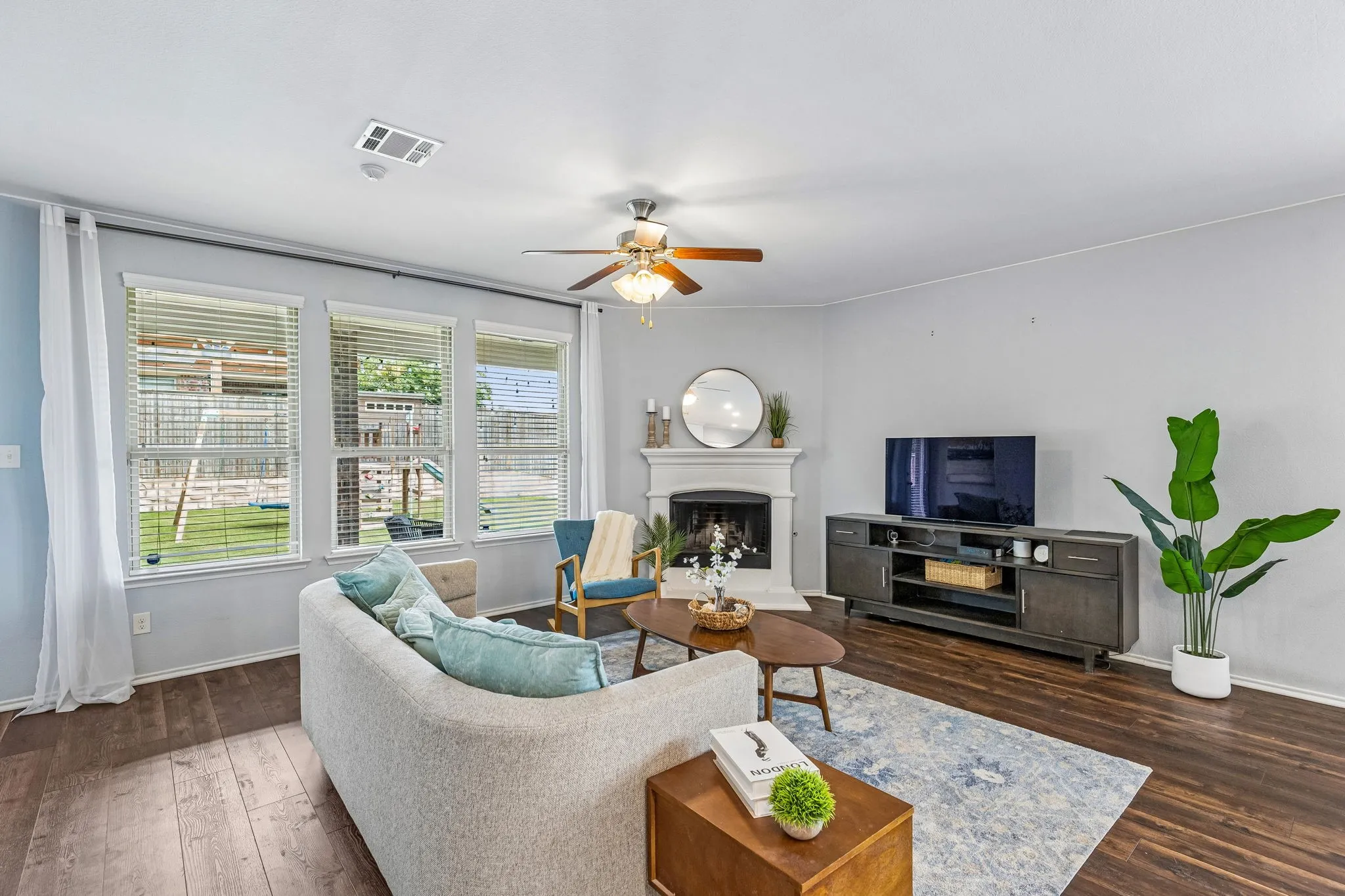 Single Family Residence For Sale in Collin County , 3500 Brazos Street, Melissa, Texas 75454, 5 Bedroom, 4 Bathroom, 2 Garage spaces, 3,362 Sqft, built in 2016, mls#21319126, Real Estate Agent in Melissa, Homes For Sale in Collin county, Homes For Sale in Melissa, Realtor in Melissa Texas, Real Estate Brokerage Independent Realty Texas, Luminita Cordes Realtor