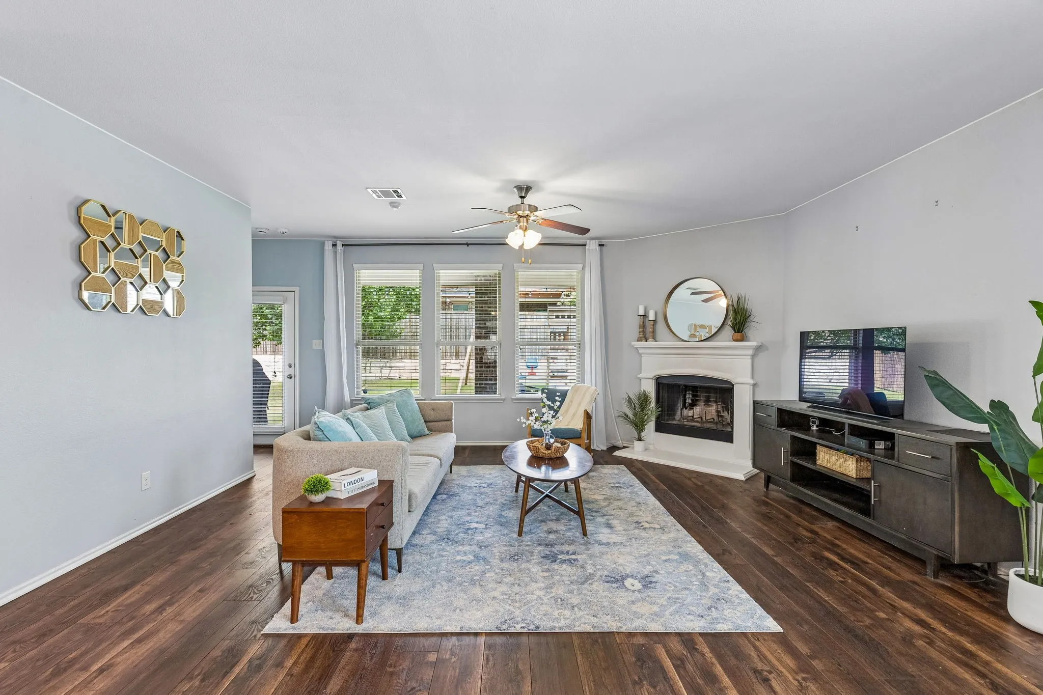 Single Family Residence For Sale in Collin County , 3500 Brazos Street, Melissa, Texas 75454, 5 Bedroom, 4 Bathroom, 2 Garage spaces, 3,362 Sqft, built in 2016, mls#21319126, Real Estate Agent in Melissa, Homes For Sale in Collin county, Homes For Sale in Melissa, Realtor in Melissa Texas, Real Estate Brokerage Independent Realty Texas, Luminita Cordes Realtor