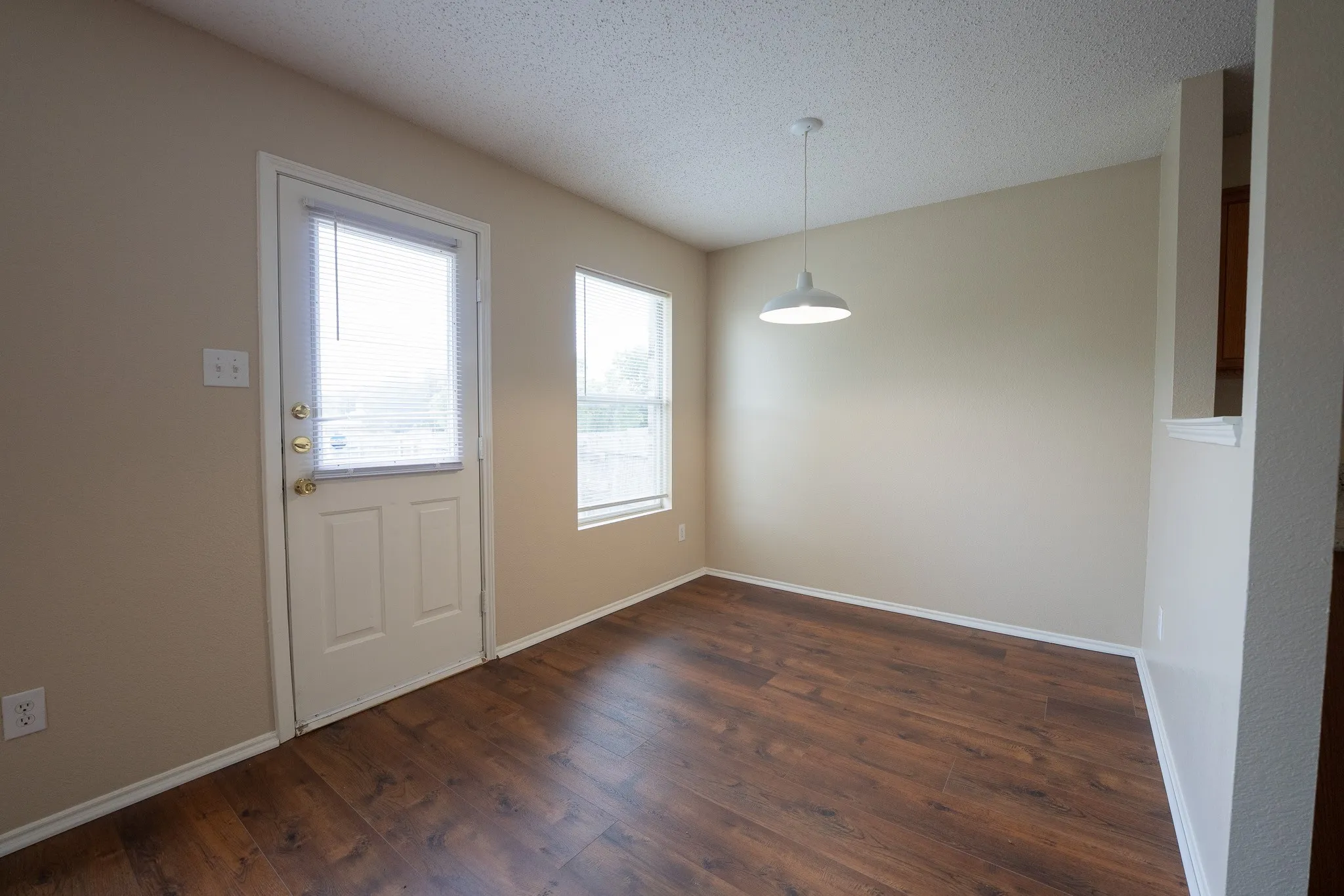 Single Family Residence For Rent in Dallas County , 1420 Bumble Bee Drive, Lancaster, Texas 75134, 4 Bedroom, 2 Bathroom, 2 Garage spaces, 2,049 Sqft, built in 2002, mls#21333430, Real Estate Agent in Lancaster, Homes For Rent in Dallas county, Homes For Rent in Lancaster, Realtor in Lancaster Texas, Real Estate Brokerage Independent Realty Texas, Luminita Cordes Realtor