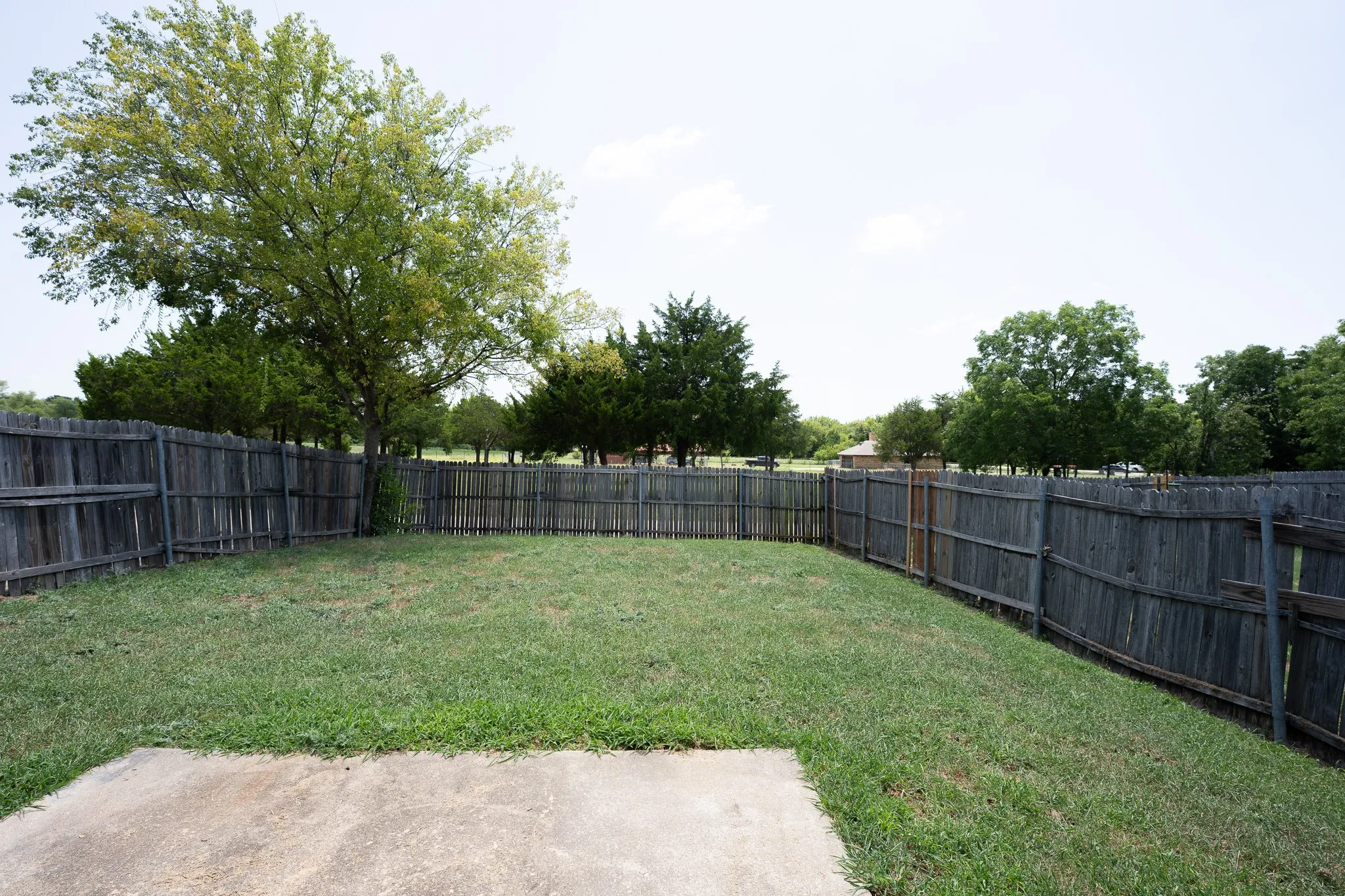 Single Family Residence For Rent in Dallas County , 1420 Bumble Bee Drive, Lancaster, Texas 75134, 4 Bedroom, 2 Bathroom, 2 Garage spaces, 2,049 Sqft, built in 2002, mls#21333430, Real Estate Agent in Lancaster, Homes For Rent in Dallas county, Homes For Rent in Lancaster, Realtor in Lancaster Texas, Real Estate Brokerage Independent Realty Texas, Luminita Cordes Realtor