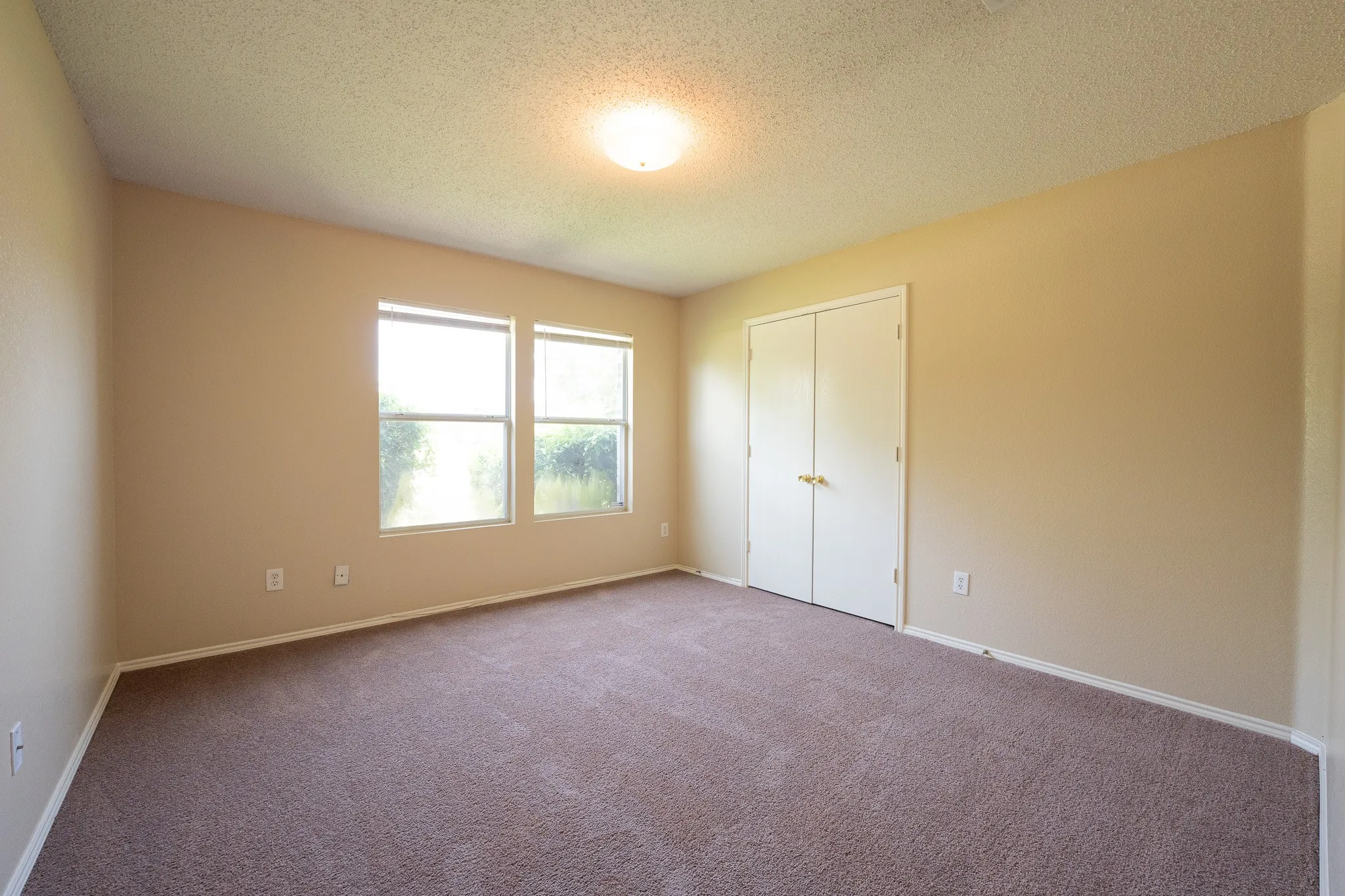Single Family Residence For Rent in Dallas County , 1420 Bumble Bee Drive, Lancaster, Texas 75134, 4 Bedroom, 2 Bathroom, 2 Garage spaces, 2,049 Sqft, built in 2002, mls#21333430, Real Estate Agent in Lancaster, Homes For Rent in Dallas county, Homes For Rent in Lancaster, Realtor in Lancaster Texas, Real Estate Brokerage Independent Realty Texas, Luminita Cordes Realtor