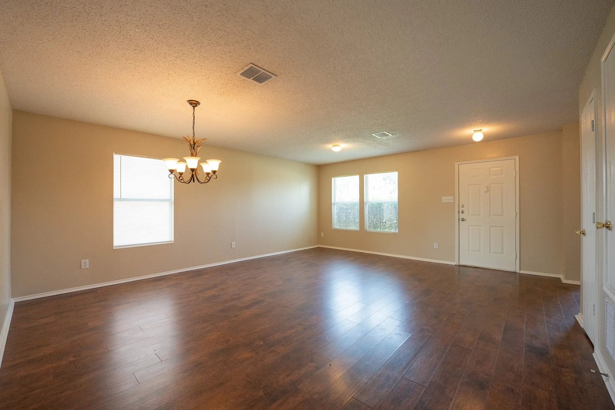 Single Family Residence For Rent in Dallas County , 1420 Bumble Bee Drive, Lancaster, Texas 75134, 4 Bedroom, 2 Bathroom, 2 Garage spaces, 2,049 Sqft, built in 2002, mls#21333430, Real Estate Agent in Lancaster, Homes For Rent in Dallas county, Homes For Rent in Lancaster, Realtor in Lancaster Texas, Real Estate Brokerage Independent Realty Texas, Luminita Cordes Realtor