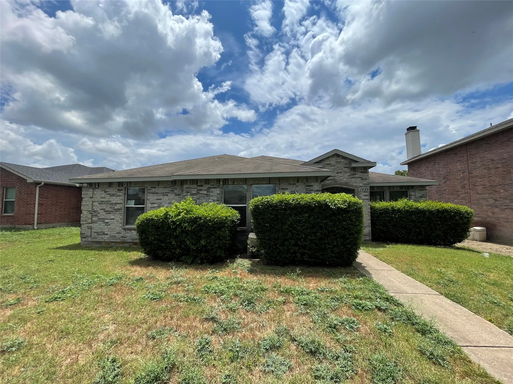 Single Family Residence For Rent in Dallas County , 1420 Bumble Bee Drive, Lancaster, Texas 75134, 4 Bedroom, 2 Bathroom, 2 Garage spaces, 2,049 Sqft, built in 2002, mls#21333430, Real Estate Agent in Lancaster, Homes For Rent in Dallas county, Homes For Rent in Lancaster, Realtor in Lancaster Texas, Real Estate Brokerage Independent Realty Texas, Luminita Cordes Realtor