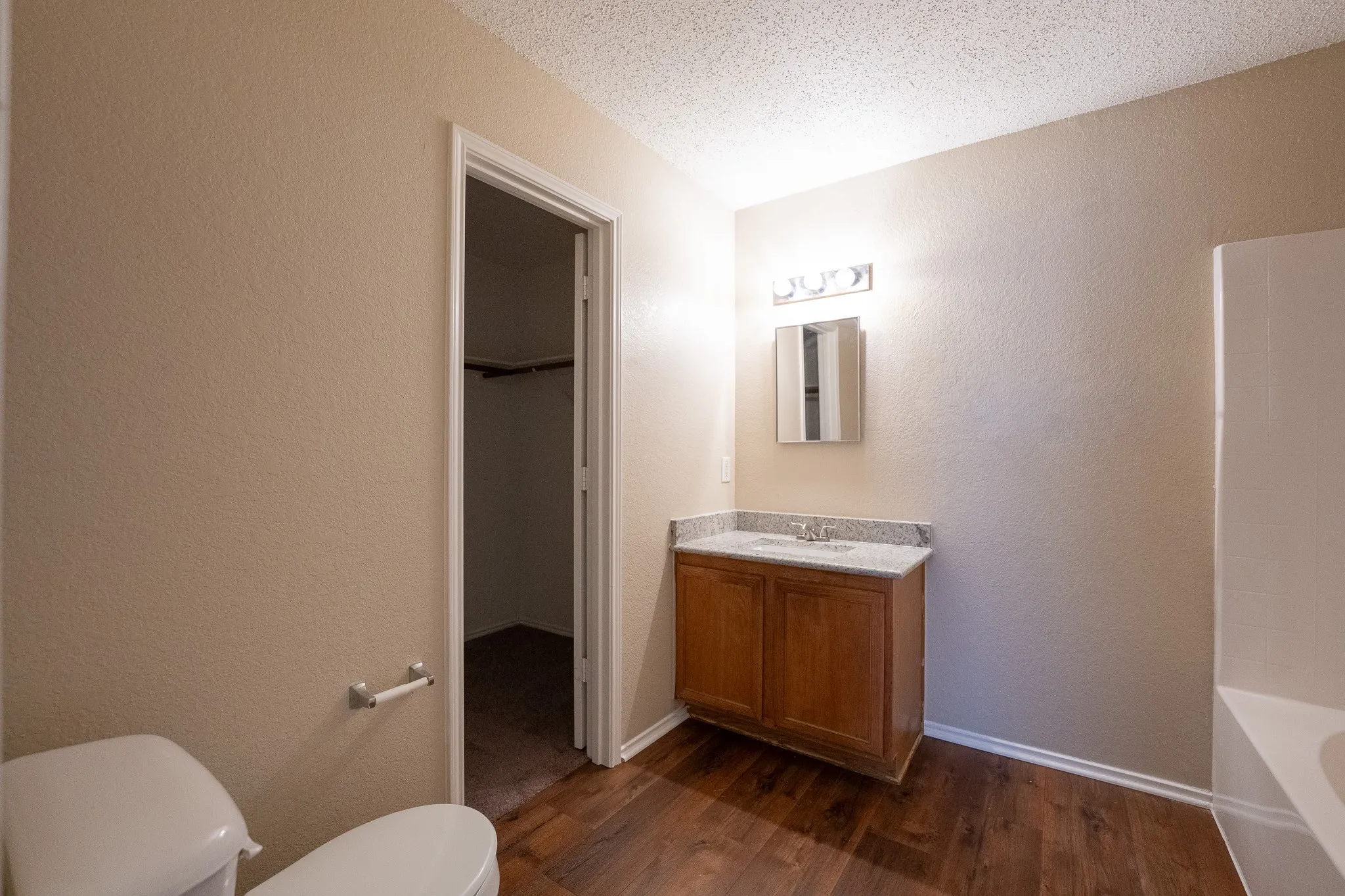 Single Family Residence For Rent in Dallas County , 1420 Bumble Bee Drive, Lancaster, Texas 75134, 4 Bedroom, 2 Bathroom, 2 Garage spaces, 2,049 Sqft, built in 2002, mls#21333430, Real Estate Agent in Lancaster, Homes For Rent in Dallas county, Homes For Rent in Lancaster, Realtor in Lancaster Texas, Real Estate Brokerage Independent Realty Texas, Luminita Cordes Realtor