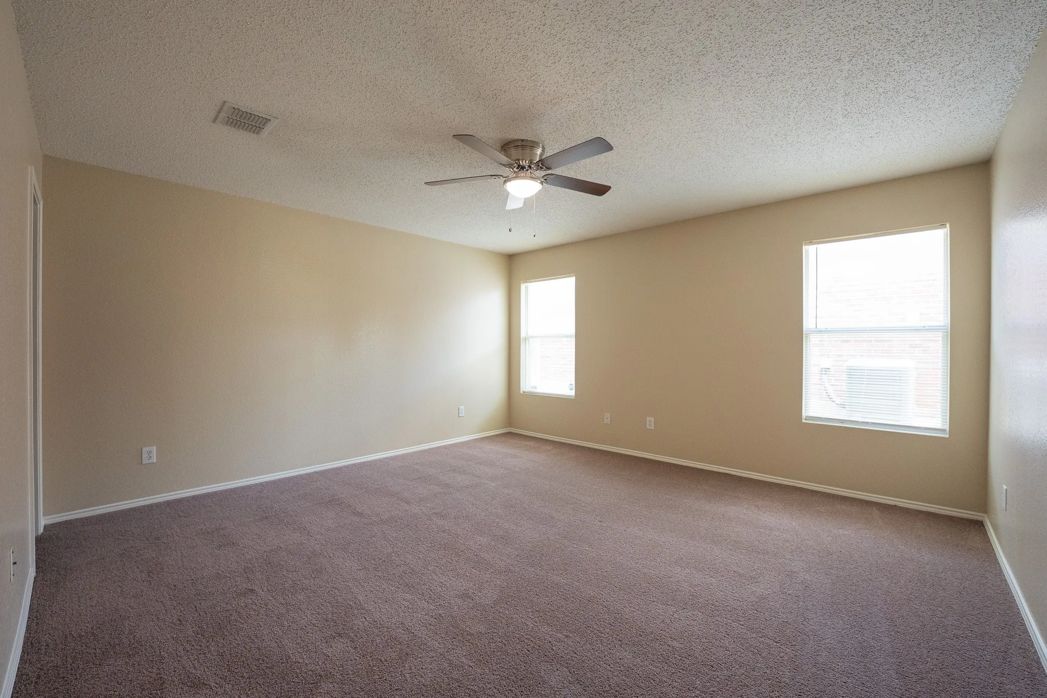 Single Family Residence For Rent in Dallas County , 1420 Bumble Bee Drive, Lancaster, Texas 75134, 4 Bedroom, 2 Bathroom, 2 Garage spaces, 2,049 Sqft, built in 2002, mls#21333430, Real Estate Agent in Lancaster, Homes For Rent in Dallas county, Homes For Rent in Lancaster, Realtor in Lancaster Texas, Real Estate Brokerage Independent Realty Texas, Luminita Cordes Realtor