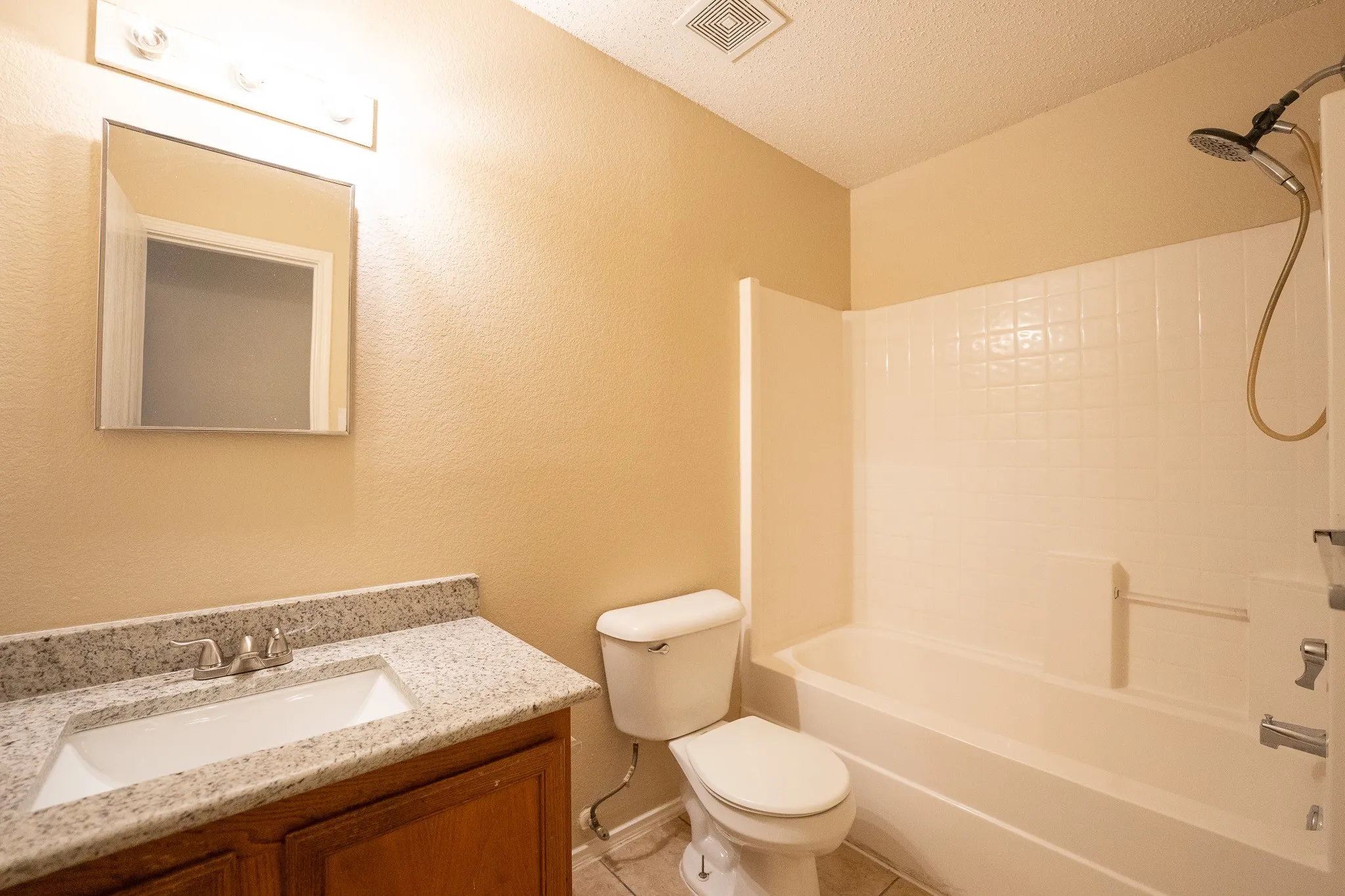 Single Family Residence For Rent in Dallas County , 1420 Bumble Bee Drive, Lancaster, Texas 75134, 4 Bedroom, 2 Bathroom, 2 Garage spaces, 2,049 Sqft, built in 2002, mls#21333430, Real Estate Agent in Lancaster, Homes For Rent in Dallas county, Homes For Rent in Lancaster, Realtor in Lancaster Texas, Real Estate Brokerage Independent Realty Texas, Luminita Cordes Realtor