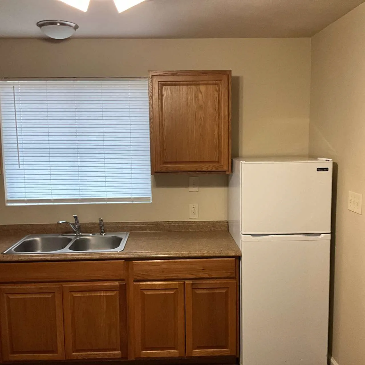 Single Family Residence For Rent in Van Zandt County , 24829 State Highway 64 Highway 8, Canton, Texas 75103, 1 Bedroom, 1 Bathroom, Garage spaces, 400 Sqft, built in 2004, mls#21332079, Real Estate Agent in Canton, Homes For Rent in Van Zandt county, Homes For Rent in Canton, Realtor in Canton Texas, Real Estate Brokerage Independent Realty Texas, Luminita Cordes Realtor