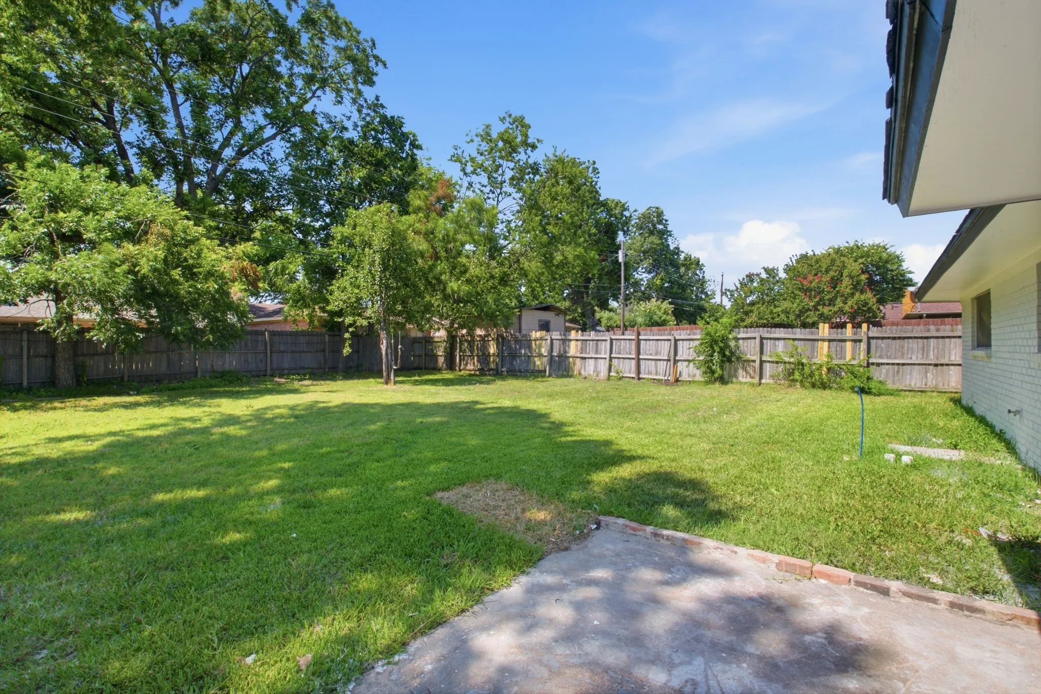 Single Family Residence For Sale in Grayson County , 1509 Robin Drive, Sherman, Texas 75092, 3 Bedroom, 2 Bathroom, 2 Garage spaces, 1,569 Sqft, built in 1964, mls#21333168, Real Estate Agent in Sherman, Homes For Sale in Grayson county, Homes For Sale in Sherman, Realtor in Sherman Texas, Real Estate Brokerage Independent Realty Texas, Luminita Cordes Realtor