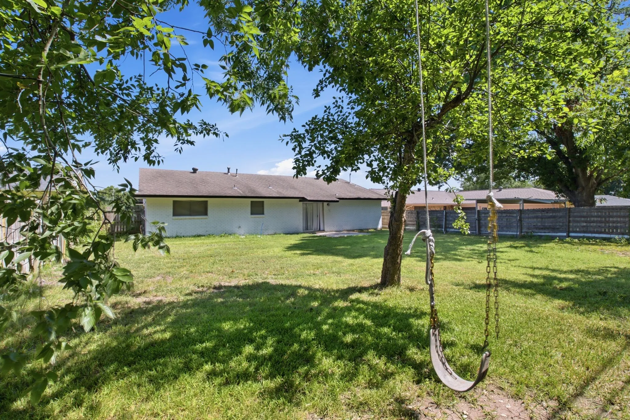 Single Family Residence For Sale in Grayson County , 1509 Robin Drive, Sherman, Texas 75092, 3 Bedroom, 2 Bathroom, 2 Garage spaces, 1,569 Sqft, built in 1964, mls#21333168, Real Estate Agent in Sherman, Homes For Sale in Grayson county, Homes For Sale in Sherman, Realtor in Sherman Texas, Real Estate Brokerage Independent Realty Texas, Luminita Cordes Realtor