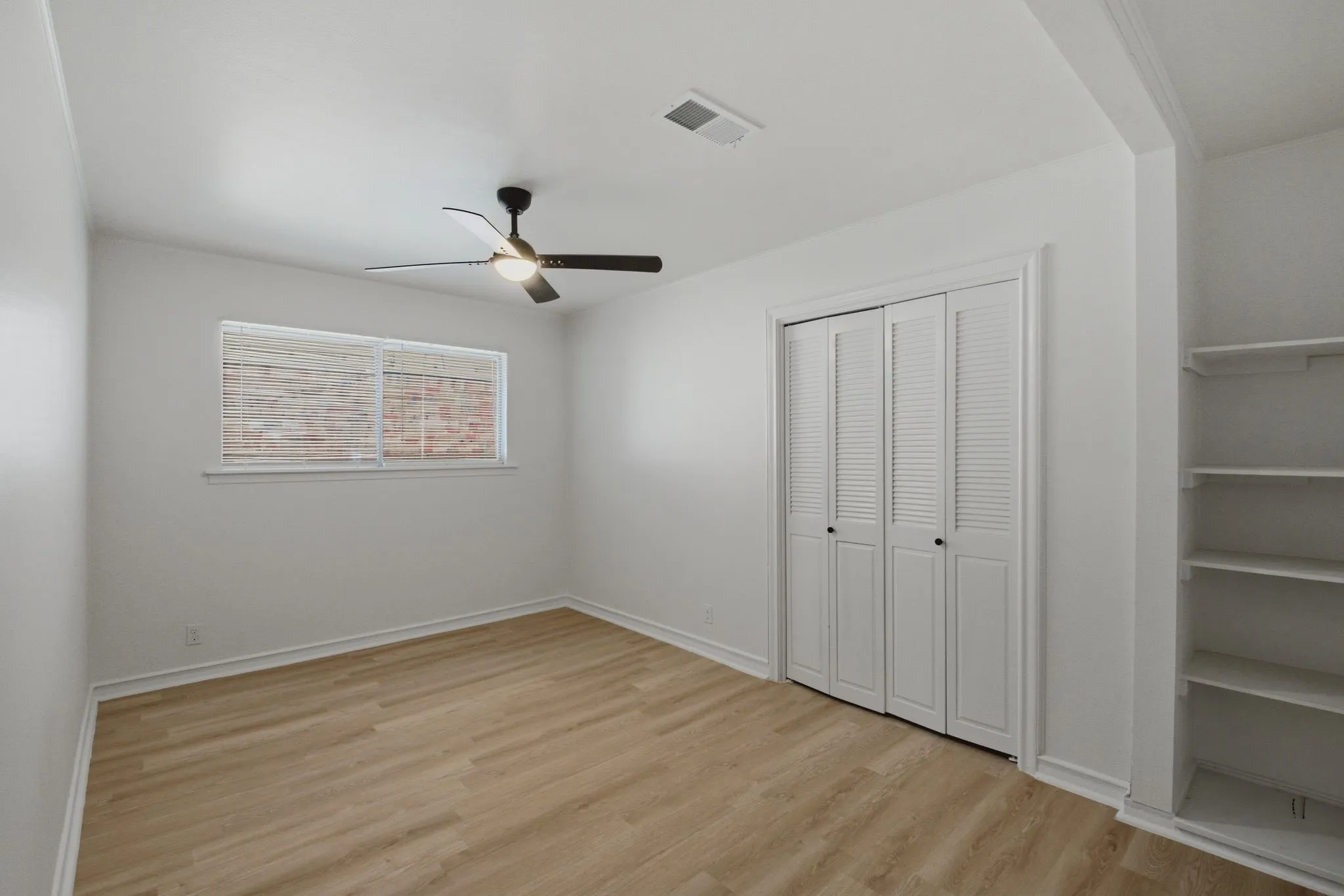 Single Family Residence For Sale in Grayson County , 1509 Robin Drive, Sherman, Texas 75092, 3 Bedroom, 2 Bathroom, 2 Garage spaces, 1,569 Sqft, built in 1964, mls#21333168, Real Estate Agent in Sherman, Homes For Sale in Grayson county, Homes For Sale in Sherman, Realtor in Sherman Texas, Real Estate Brokerage Independent Realty Texas, Luminita Cordes Realtor
