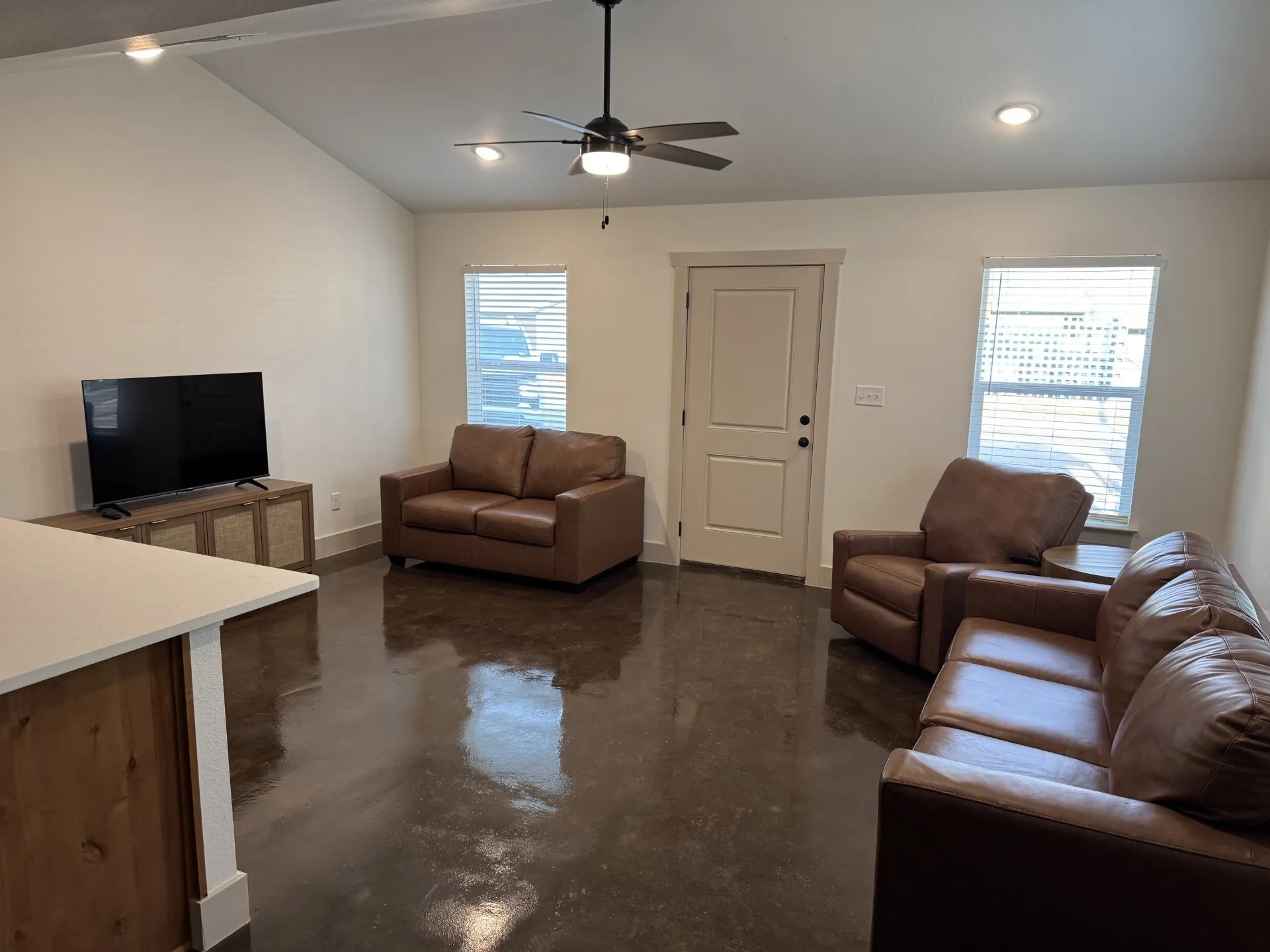 Single Family Residence For Rent in Van Zandt County , 533 Bradburn Road 100, Grand Saline, Texas 75140, 1 Bedroom, 1 Bathroom, Garage spaces, 795 Sqft, built in 2026, mls#21331920, Real Estate Agent in Grand Saline, Homes For Rent in Van Zandt county, Homes For Rent in Grand Saline, Realtor in Grand Saline Texas, Real Estate Brokerage Independent Realty Texas, Luminita Cordes Realtor